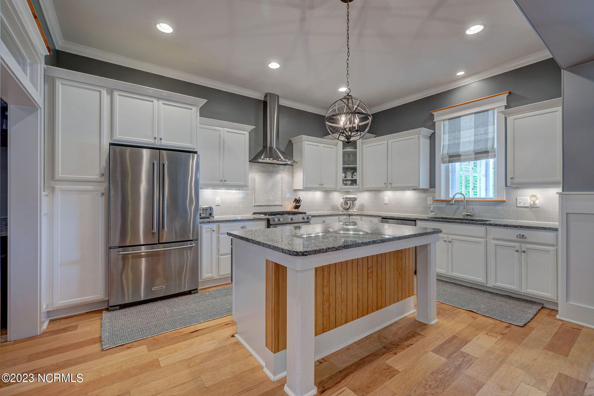 100568046 | Photo 28