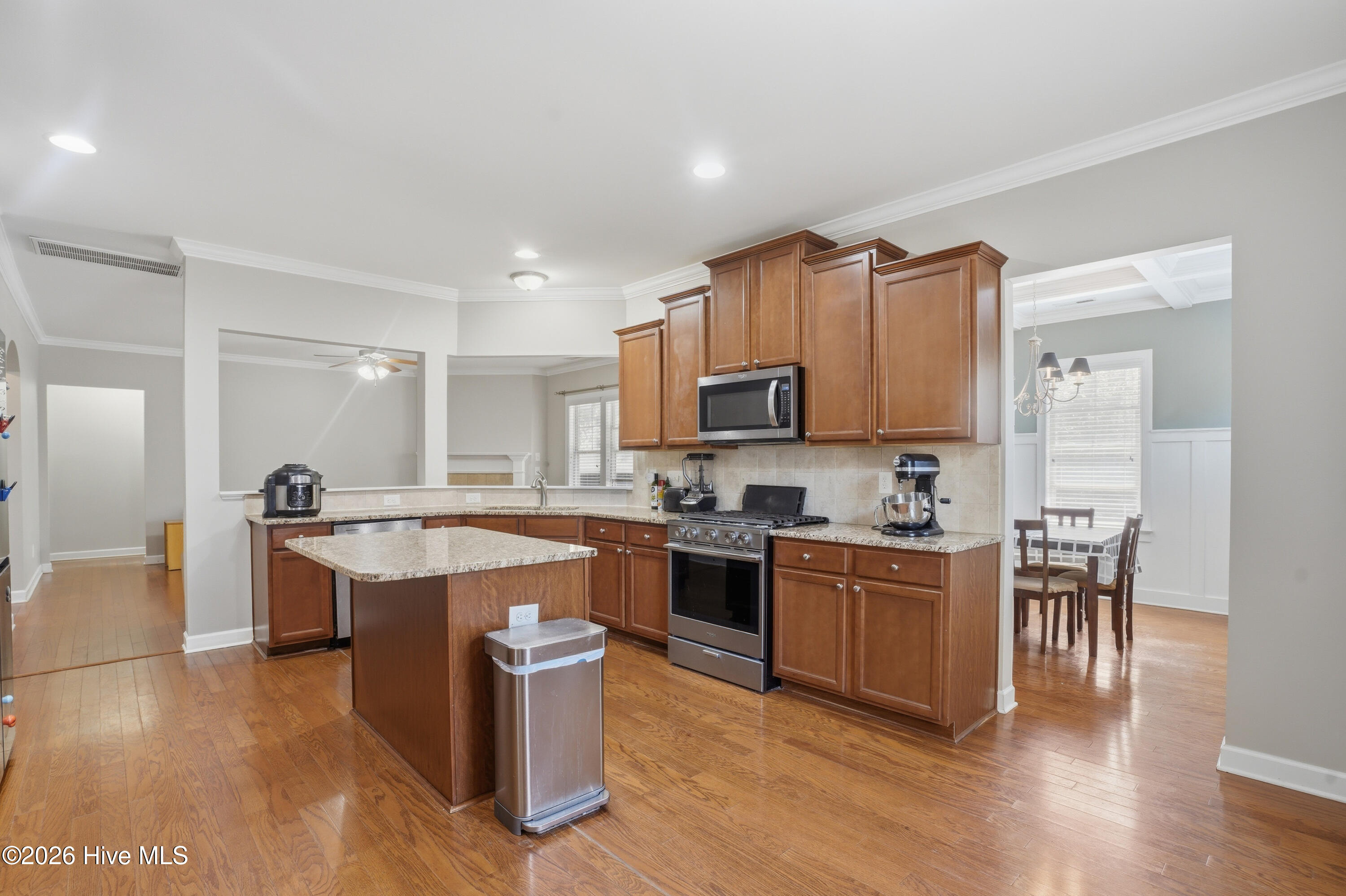 100564087 | Photo 21