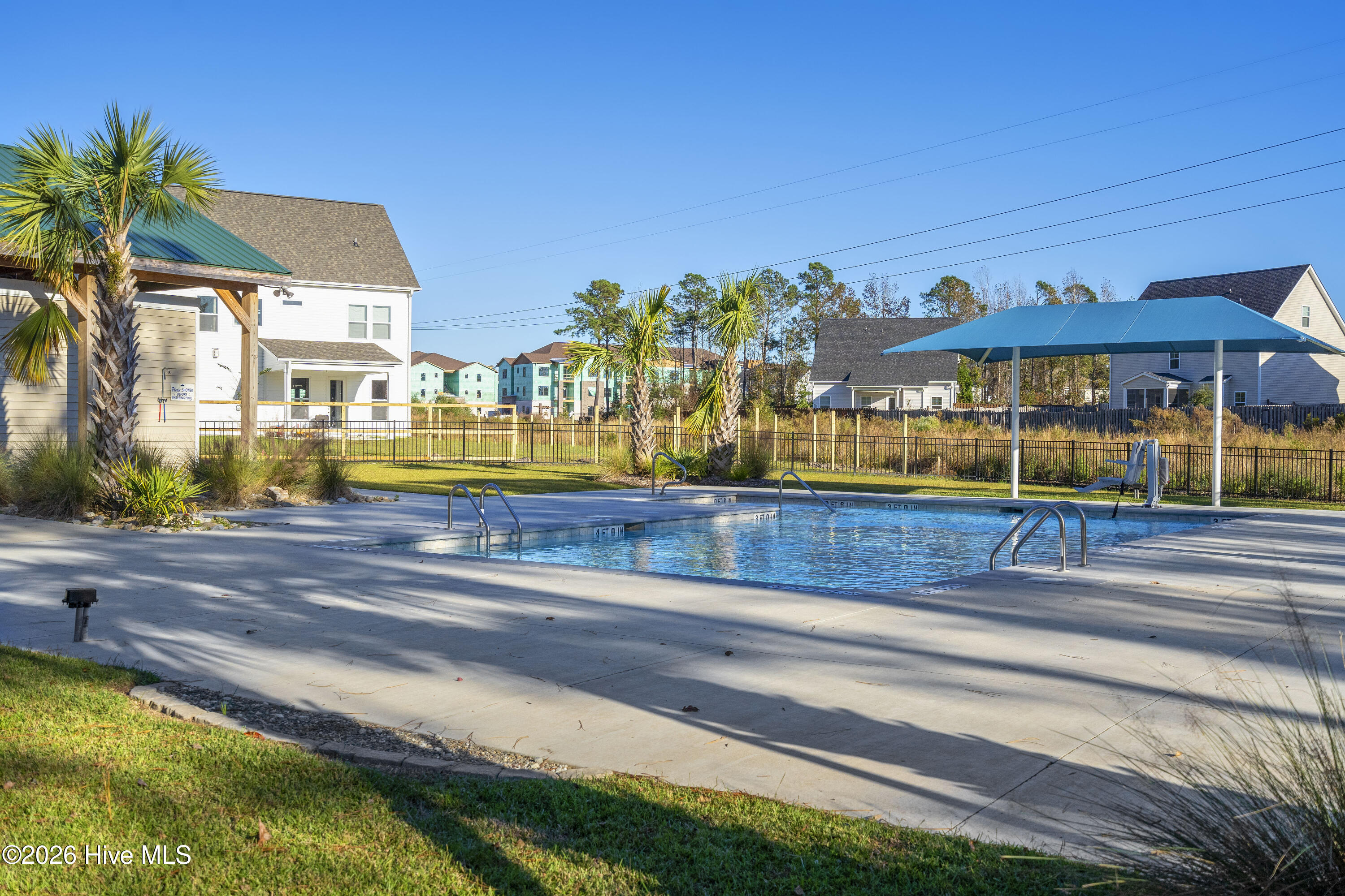 100569792 | Photo 80