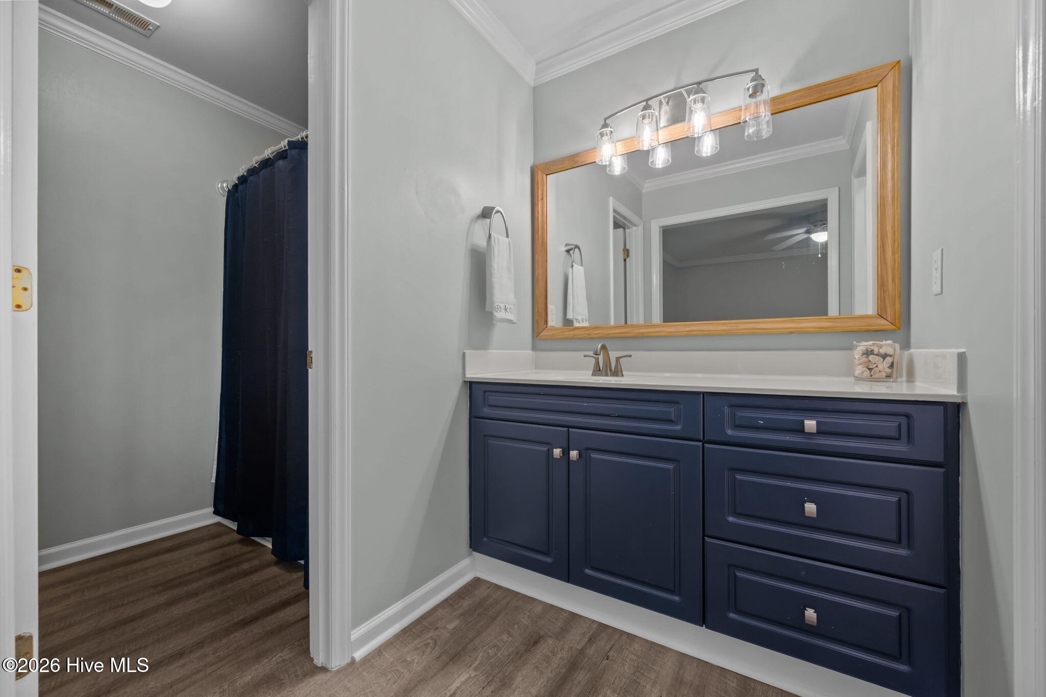 100556265 | Photo 20