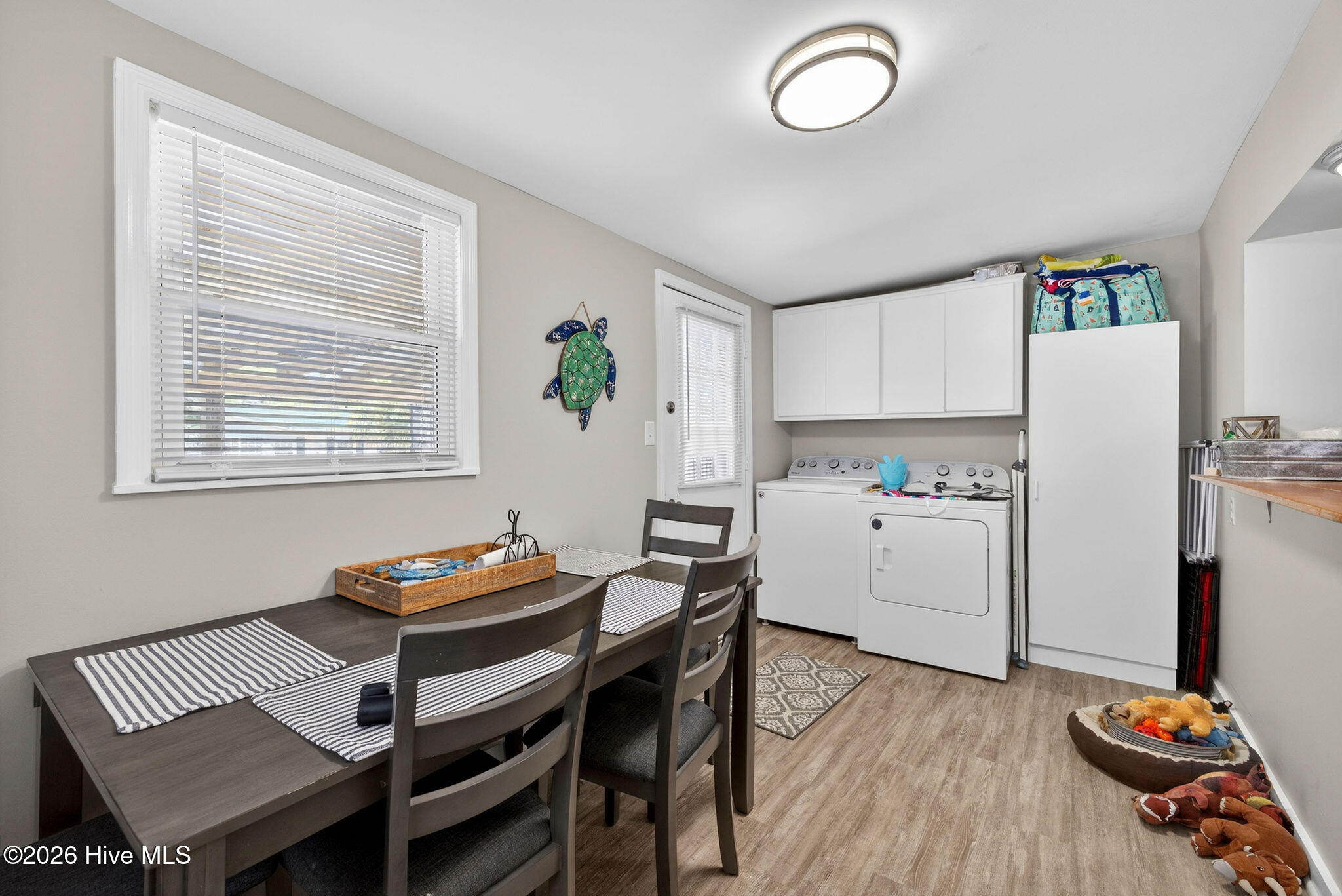 100570164 | Photo 24