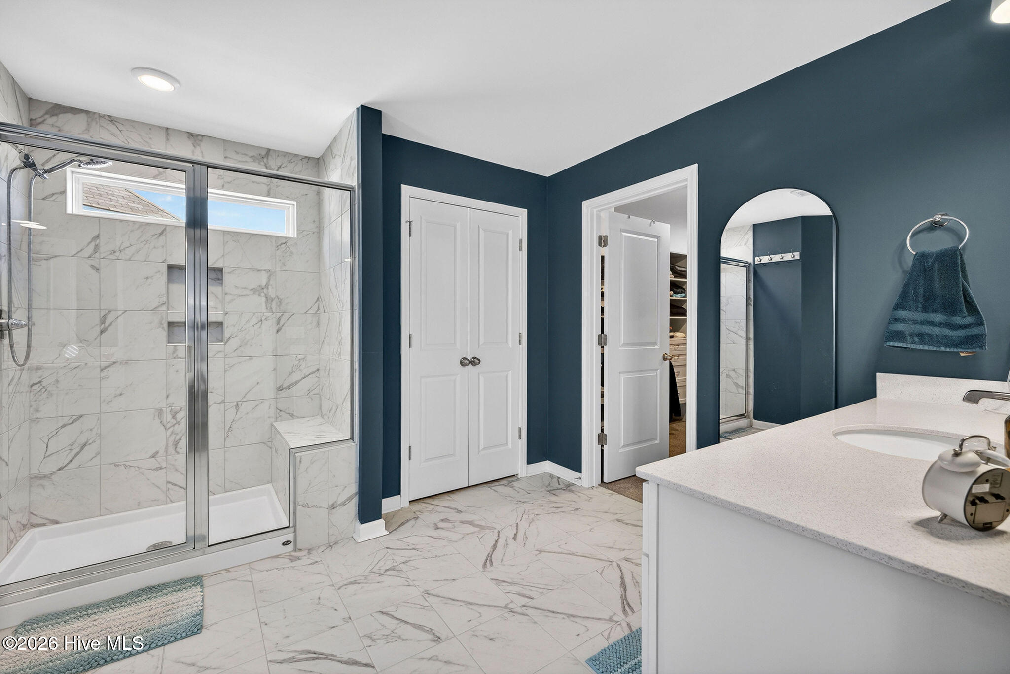 100569620 | Photo 20