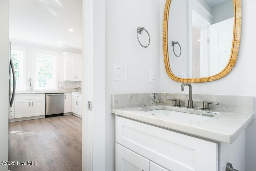 100522848 | Photo 19