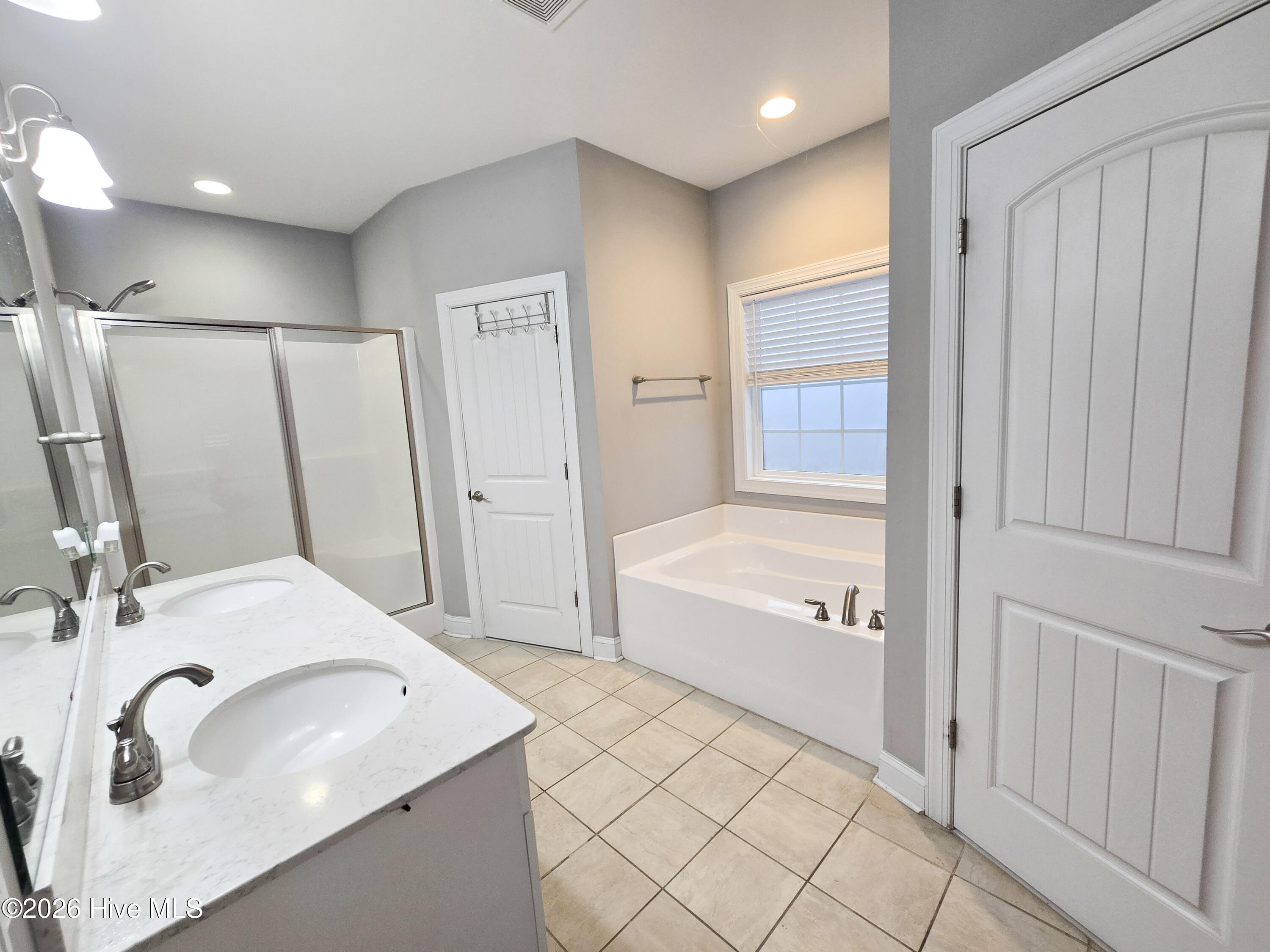 100549826 | Photo 13