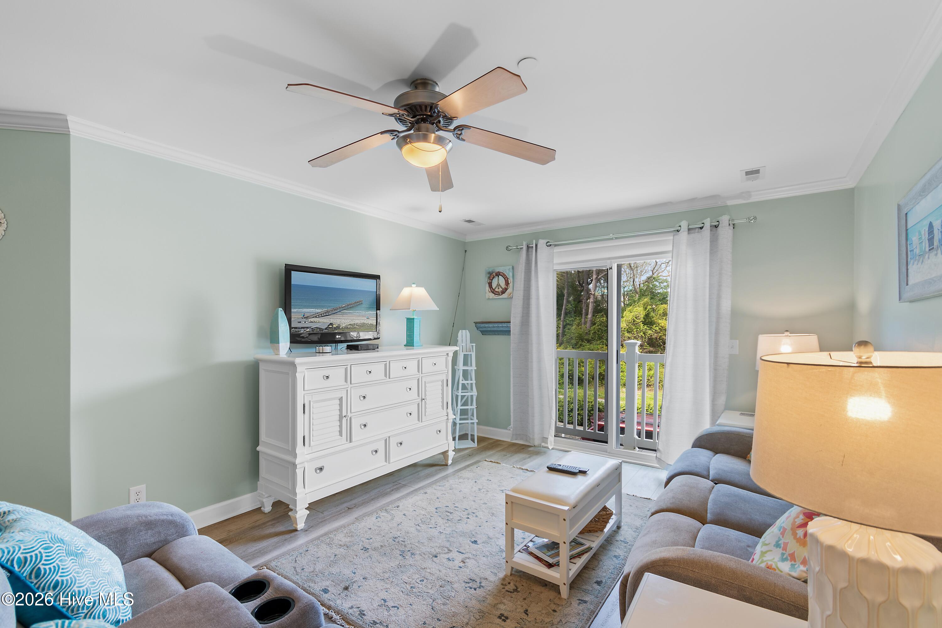 100564870 | Photo 14