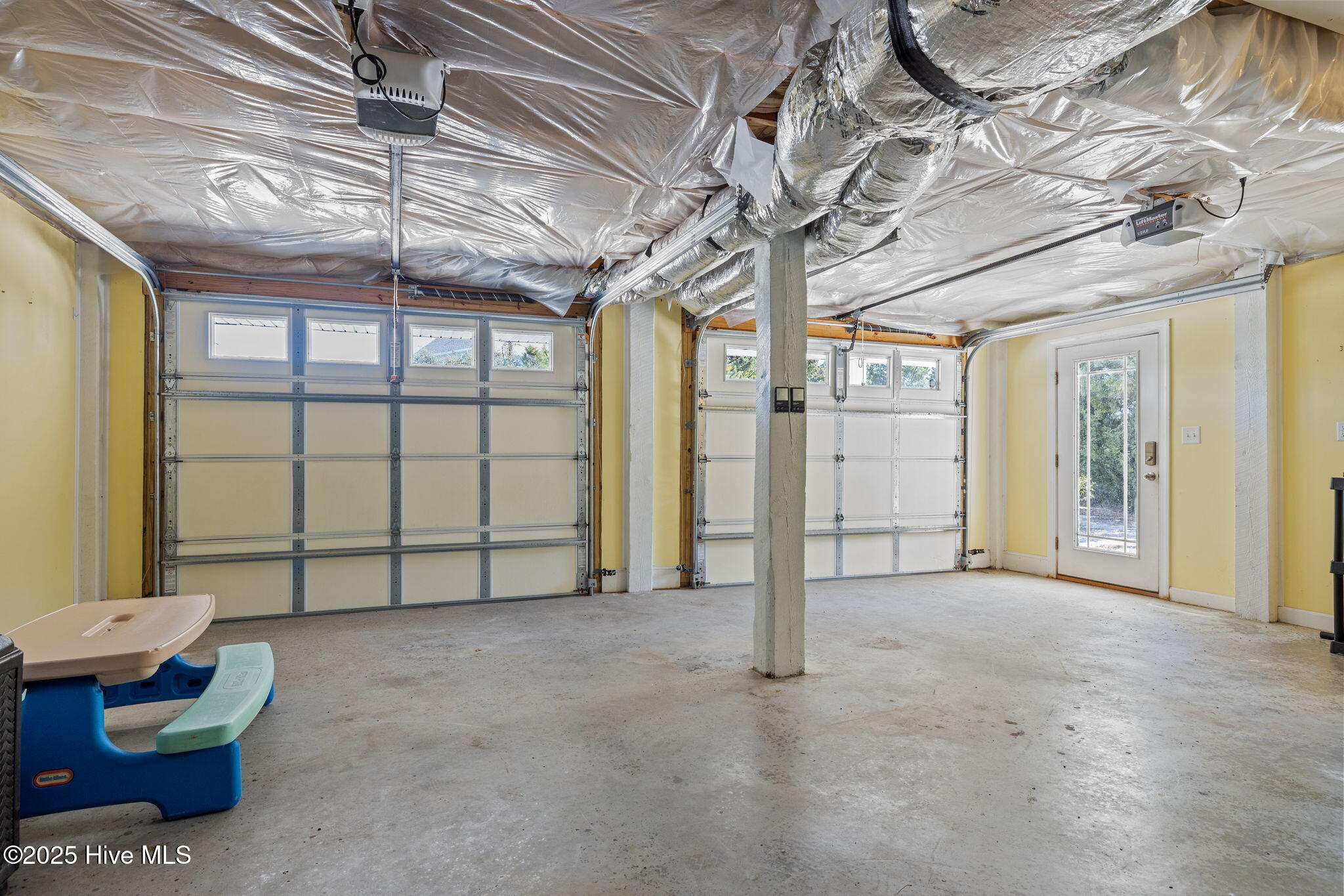 100537842 | Photo 35