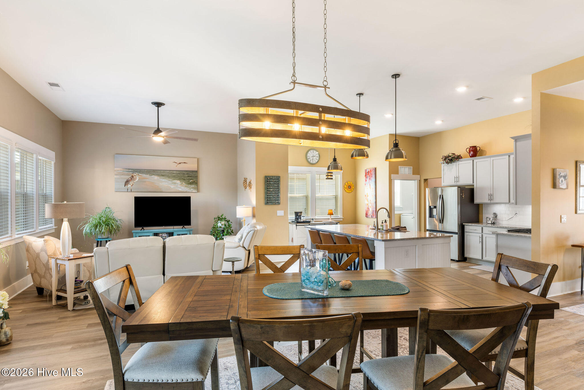 100554003 | Photo 21