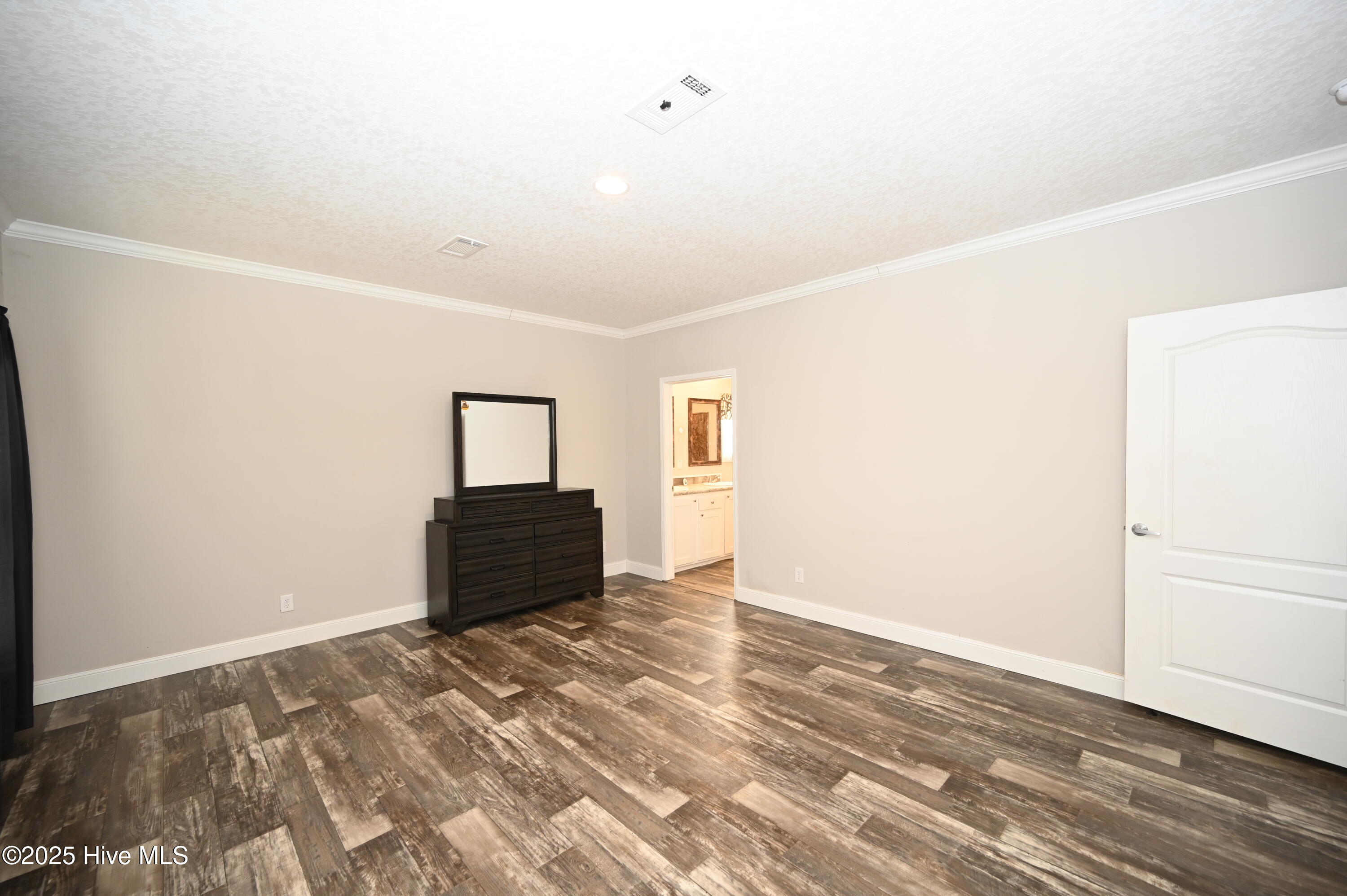 100541262 | Photo 17