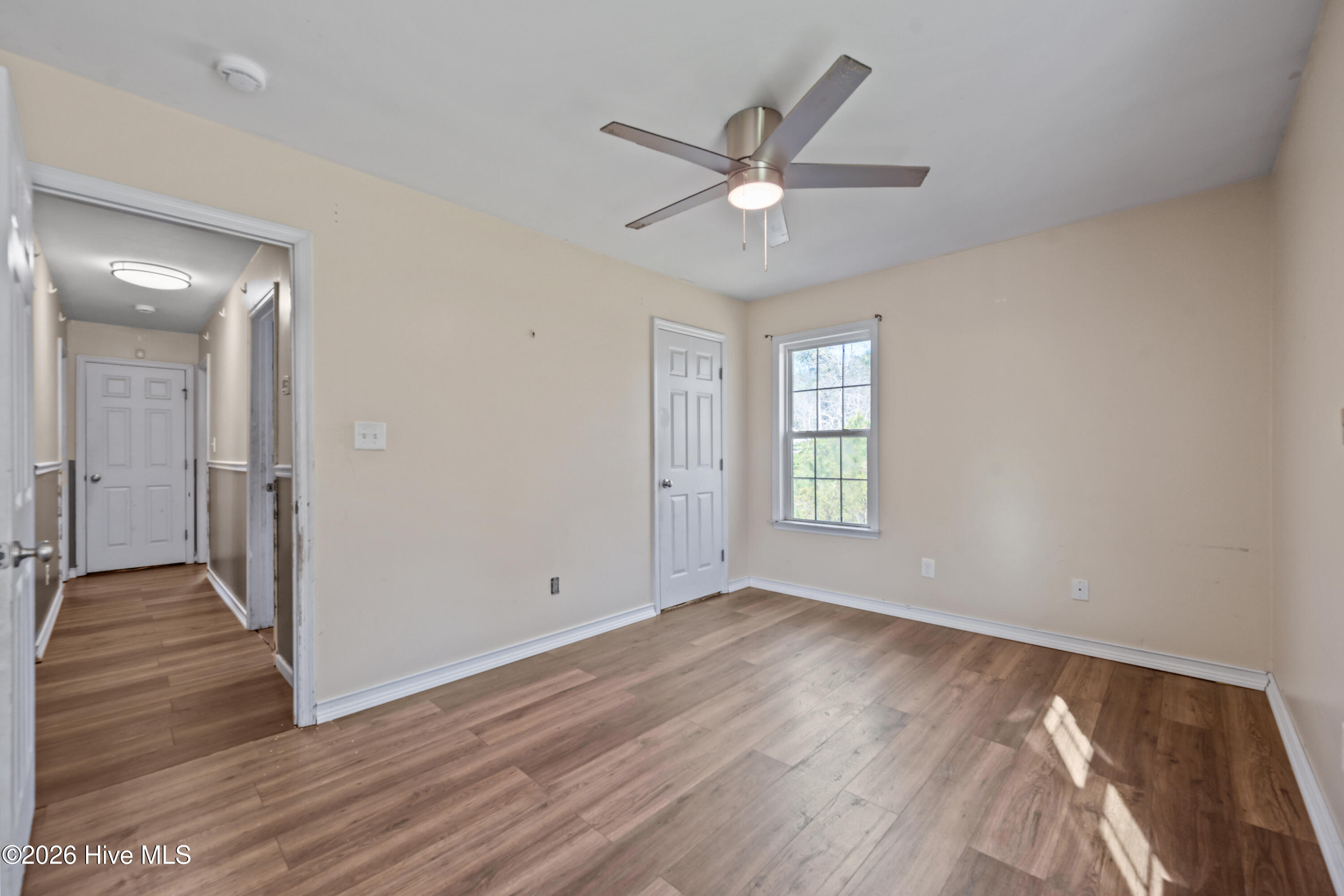 100564292 | Photo 26