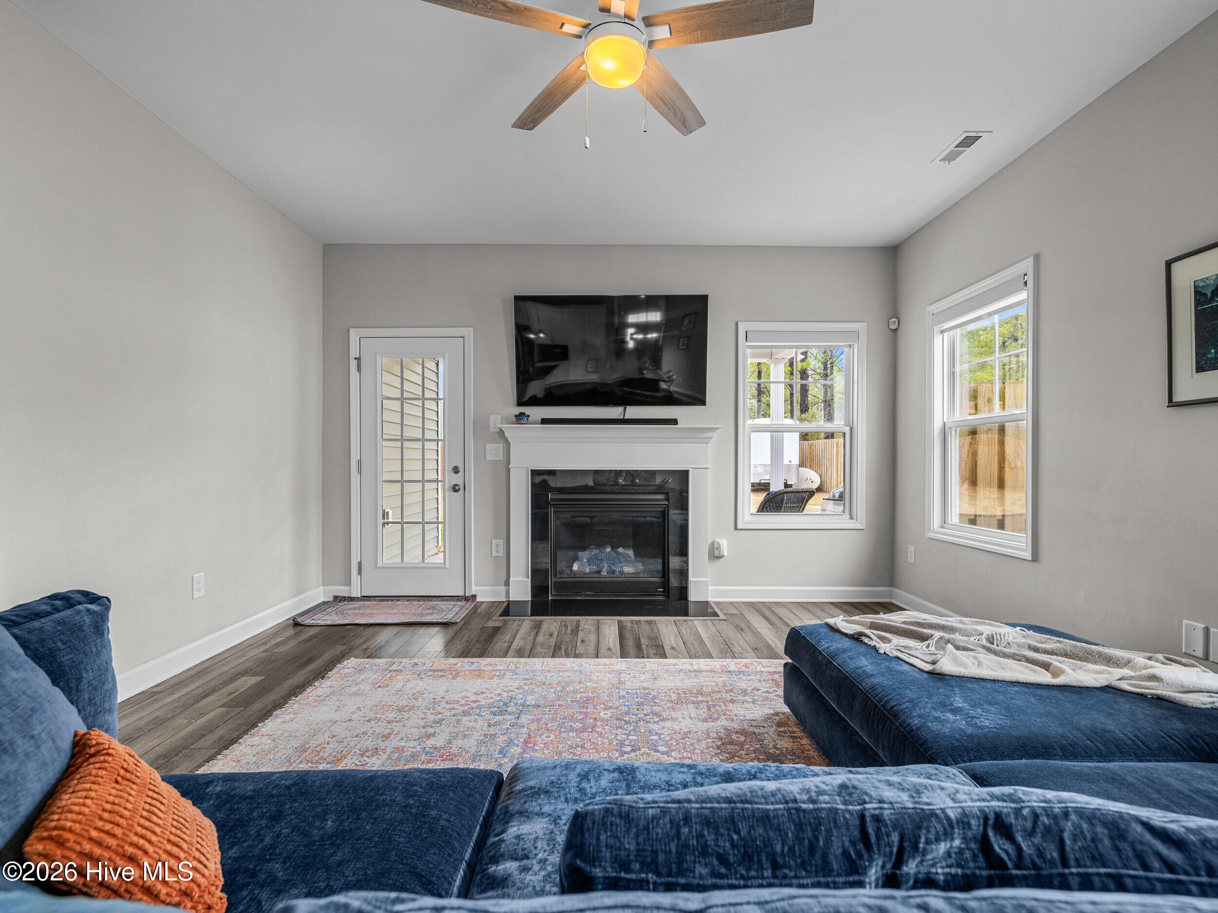 100558096 | Photo 25