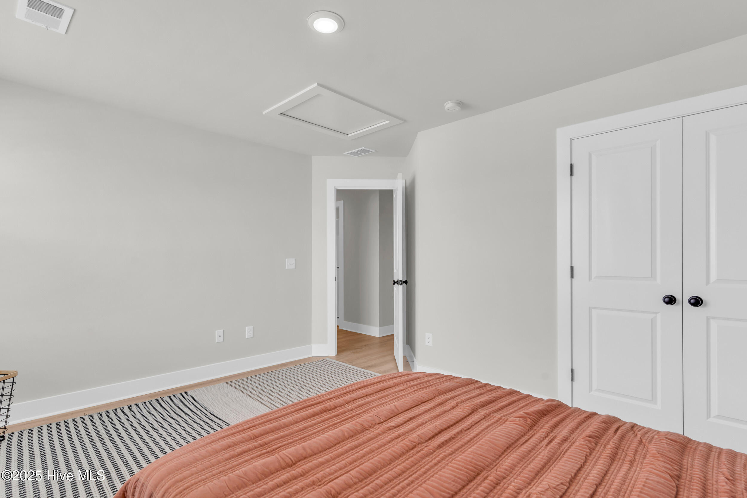 100563674 | Photo 19