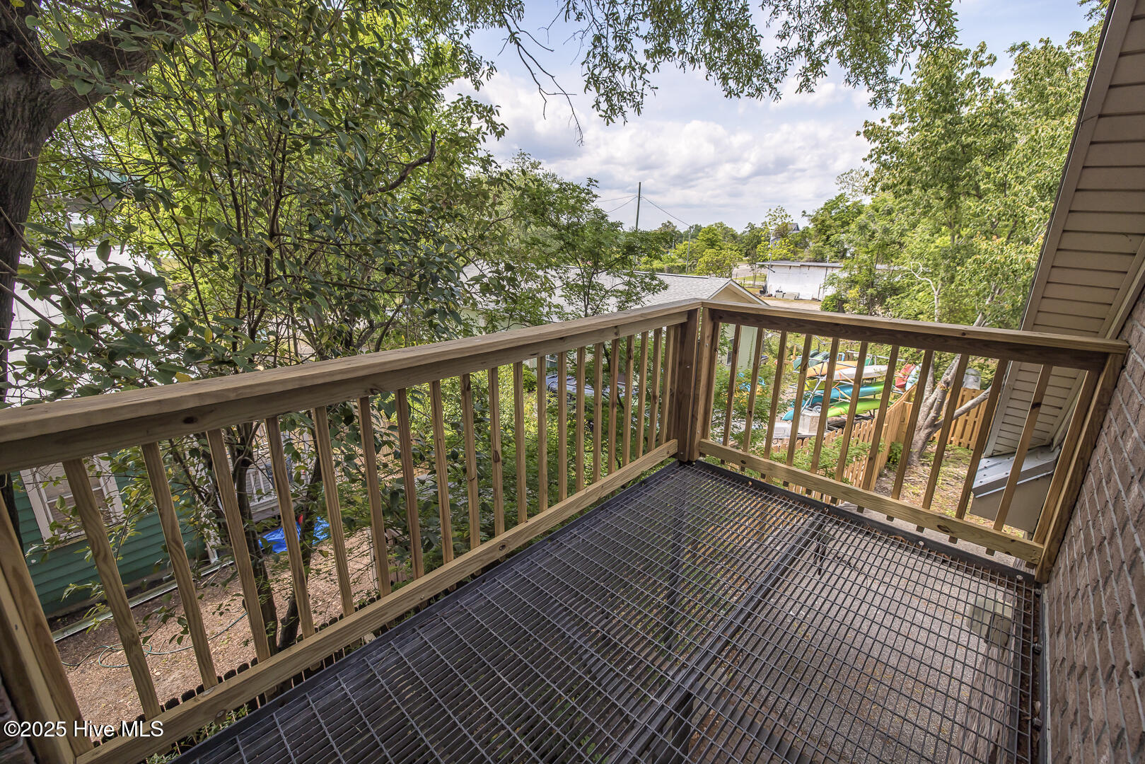 100541868 | Photo 44