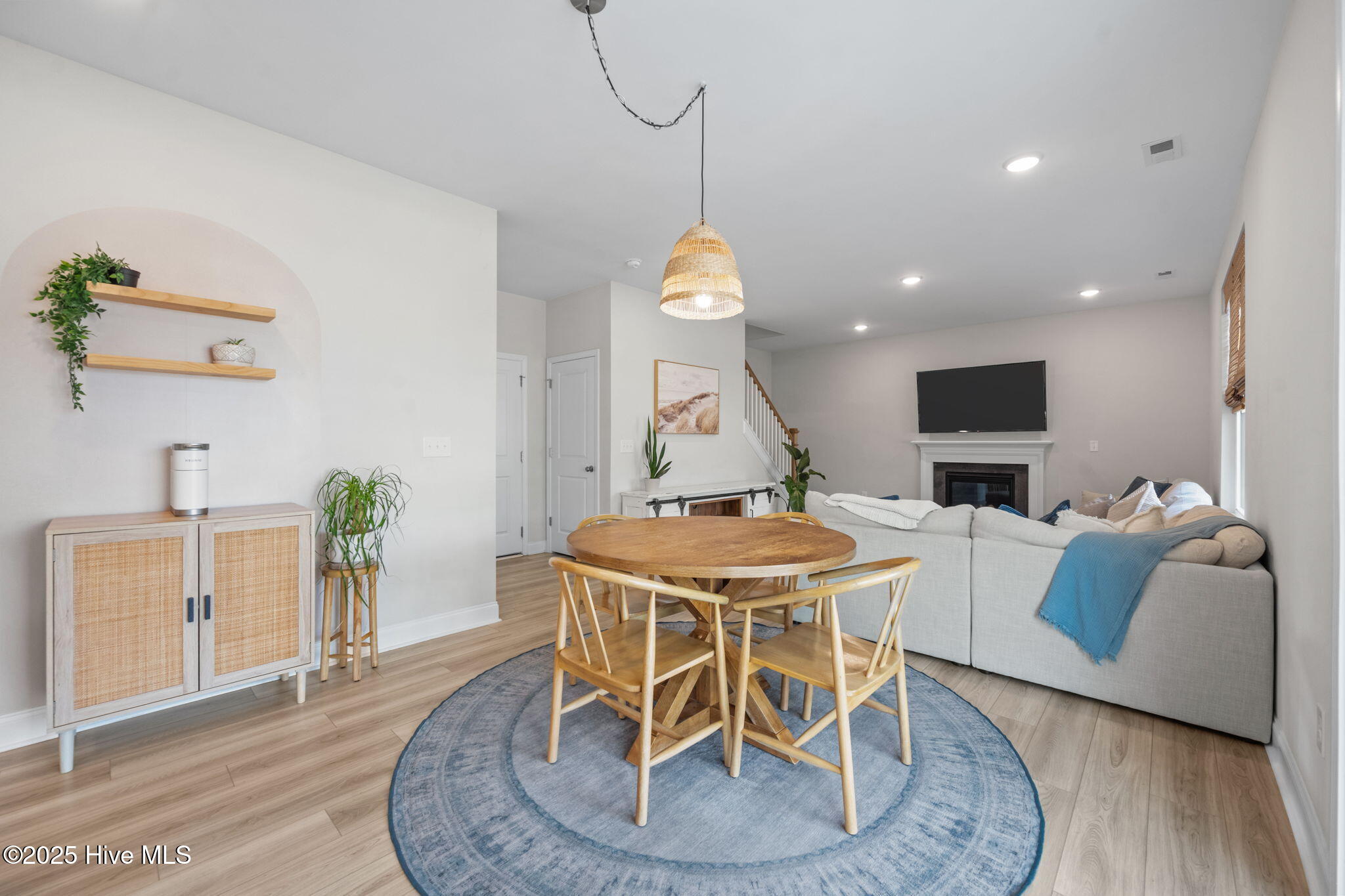 100547025 | Photo 20