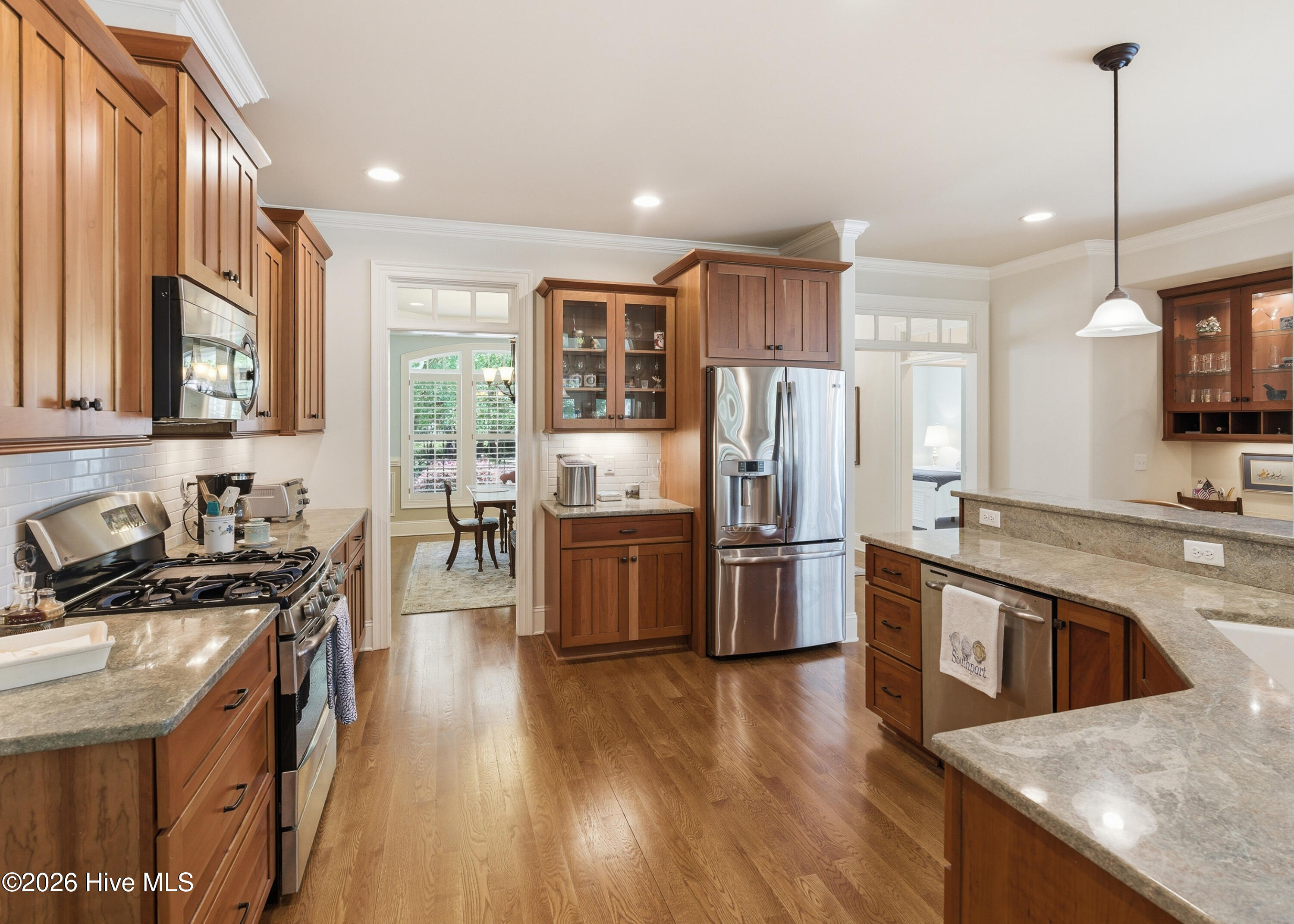 100569454 | Photo 20