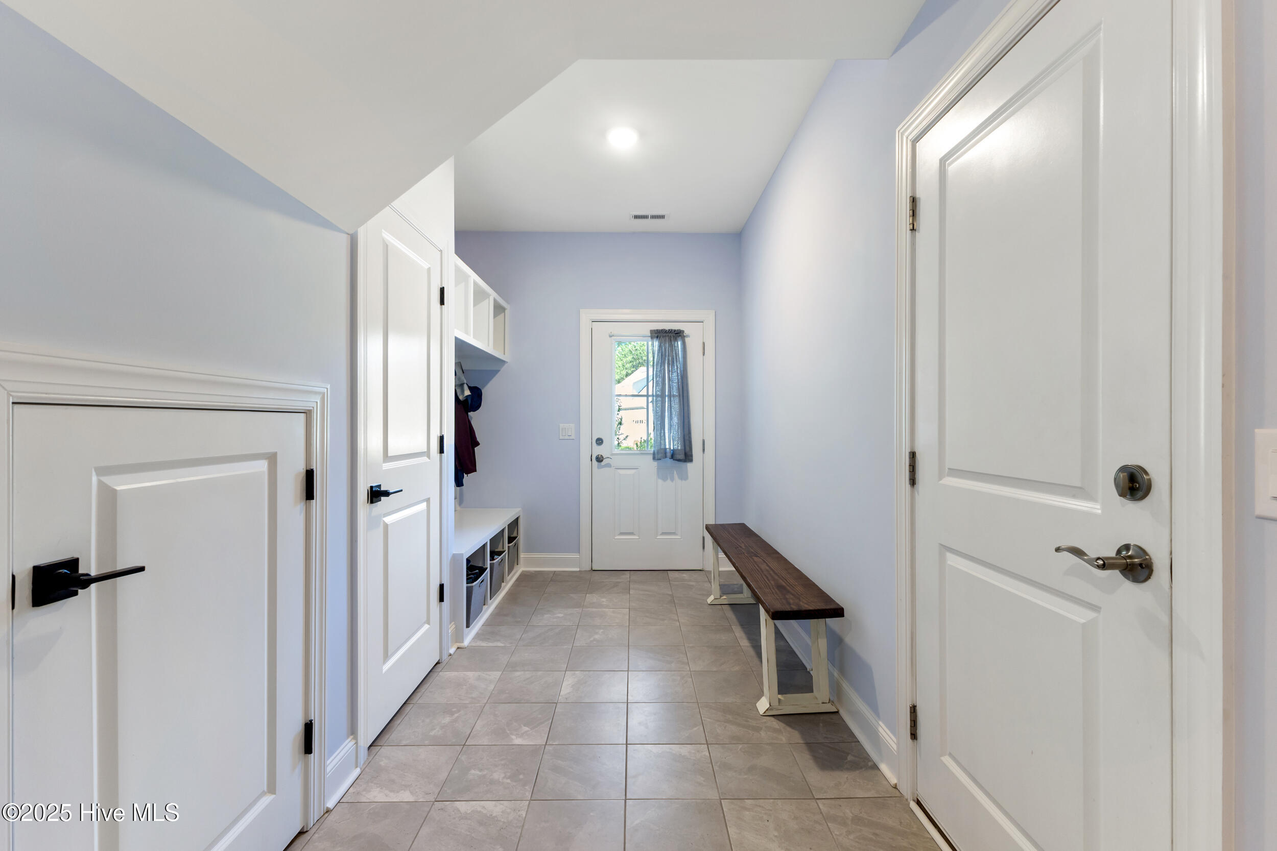 100520337 | Photo 20