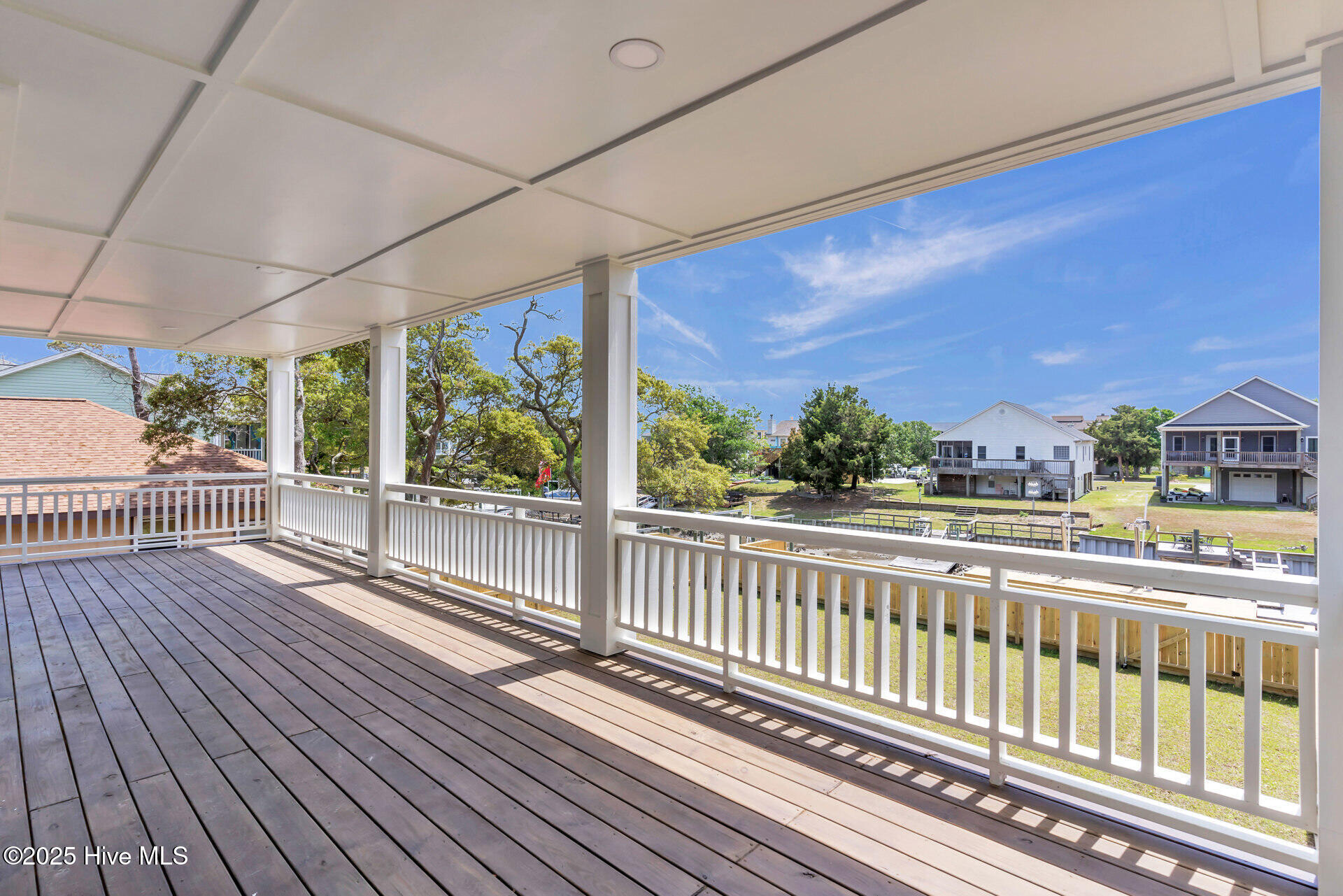 100547120 | Photo 32