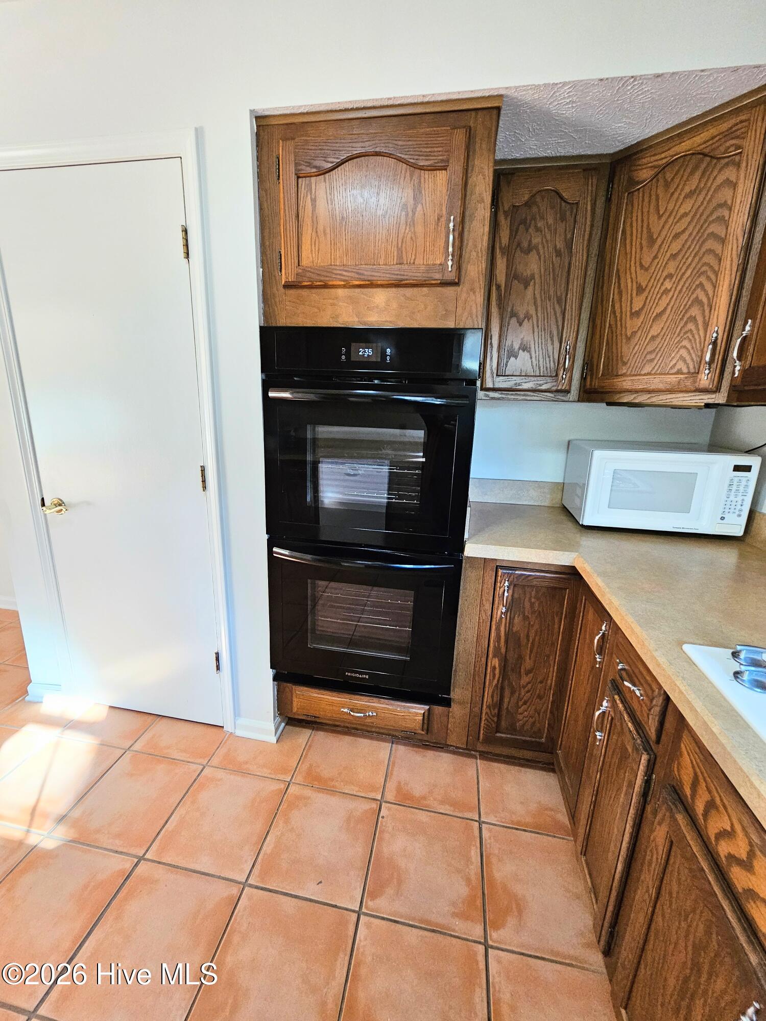 100547650 | Photo 25