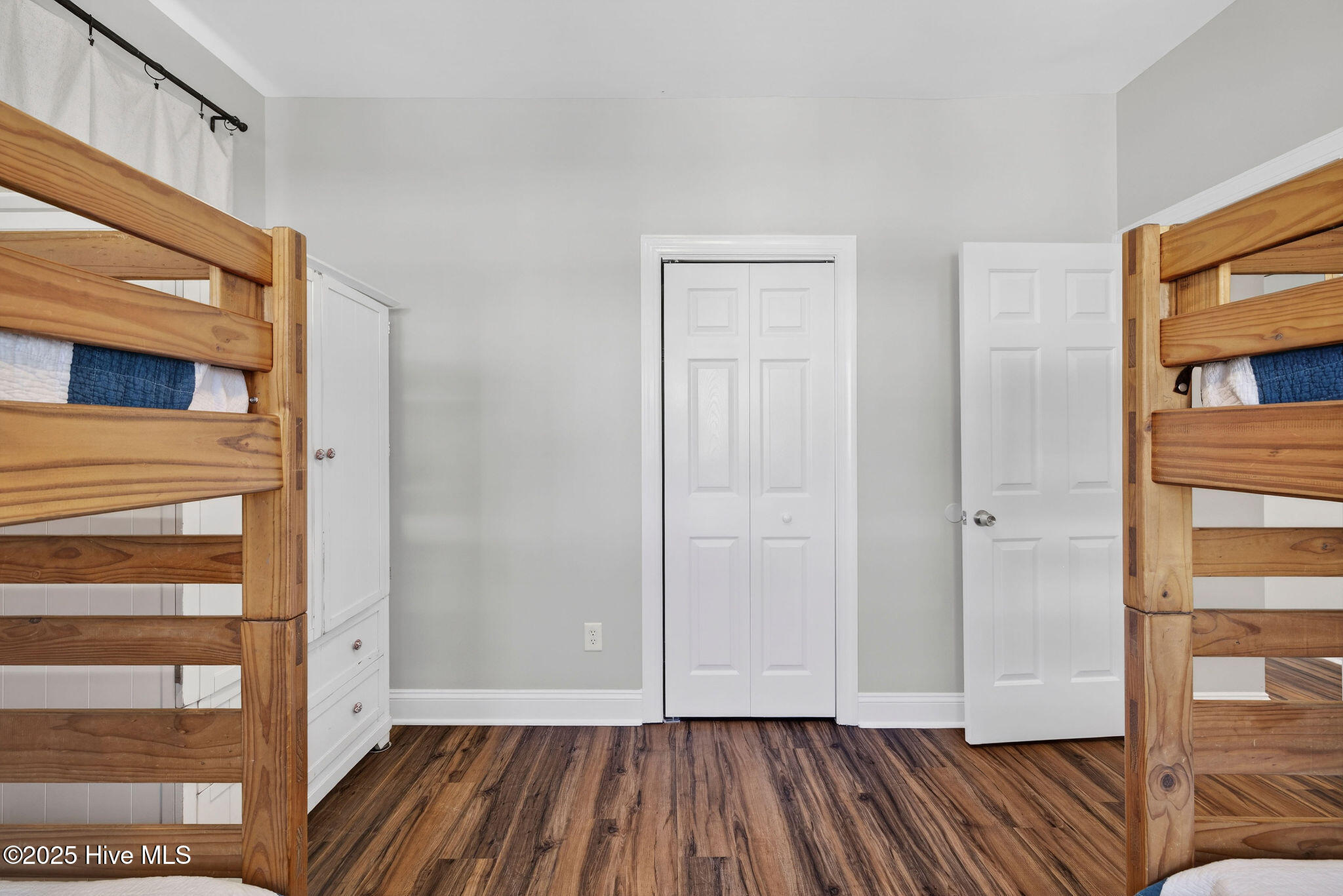 100544779 | Photo 36