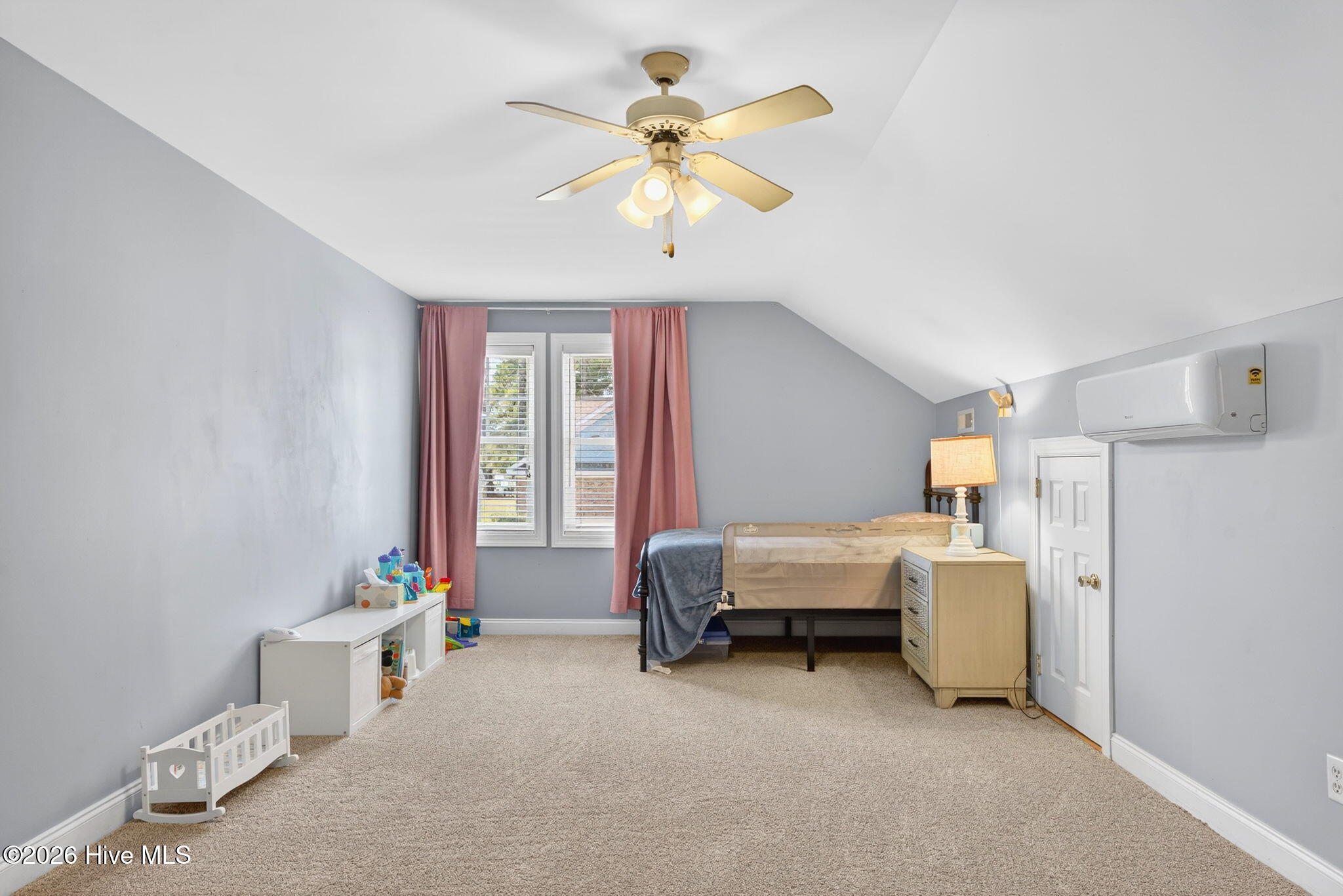 100558158 | Photo 35