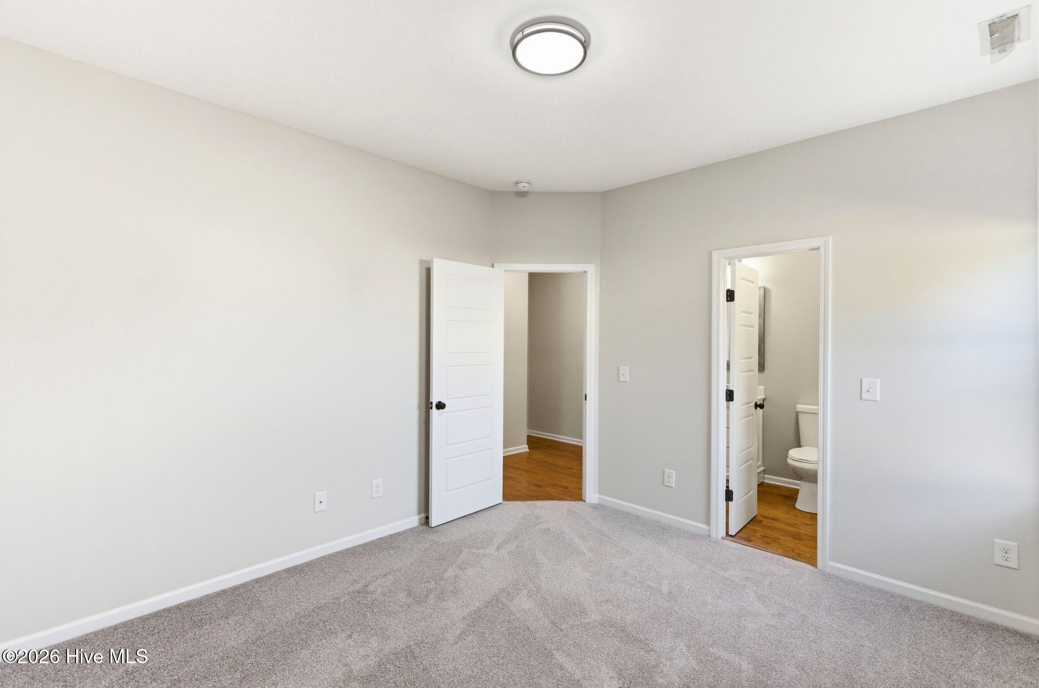 100566859 | Photo 31