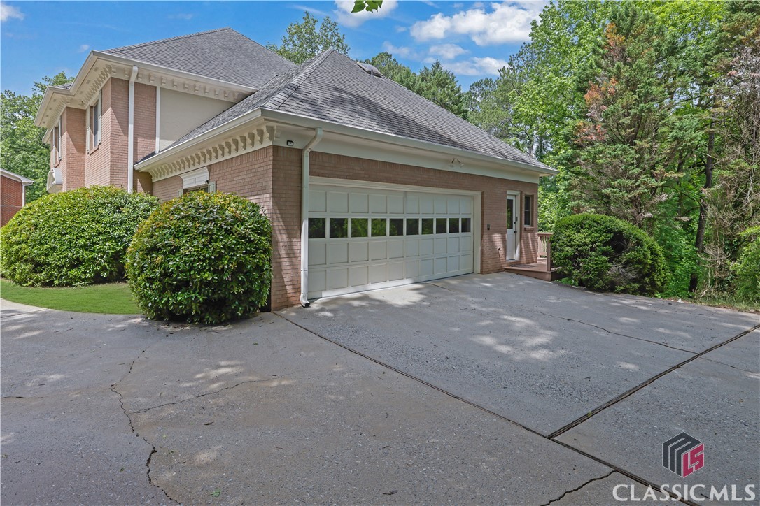 2795 Hawthorne Drive