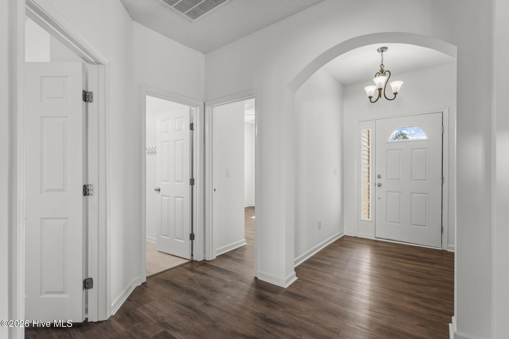 100549107 | Photo 29