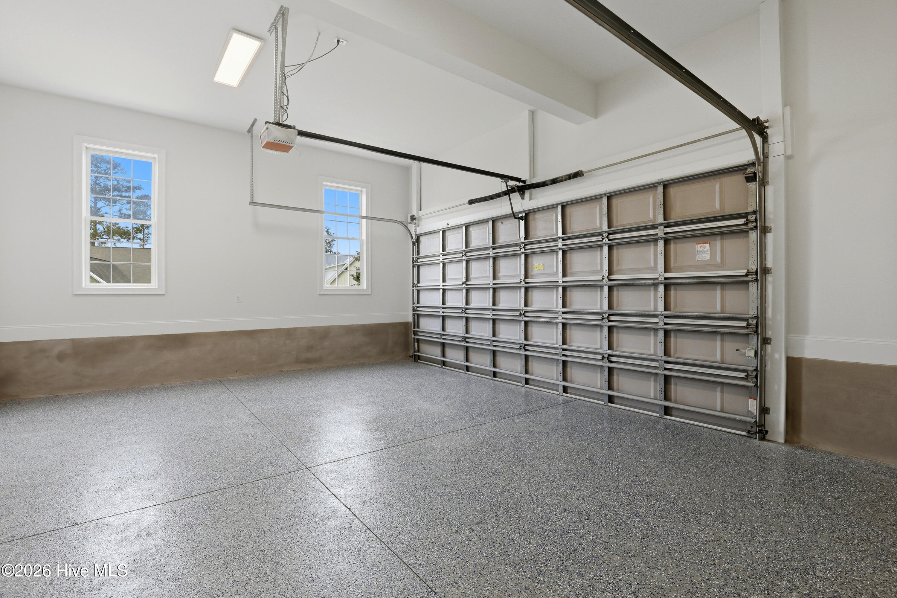 100562697 | Photo 56