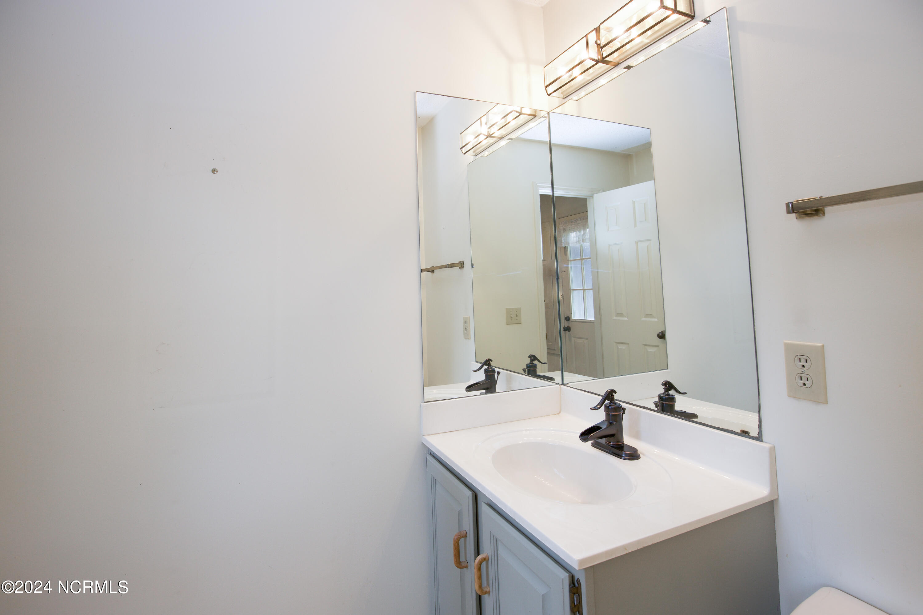 620 Diamondhead Dr S-24