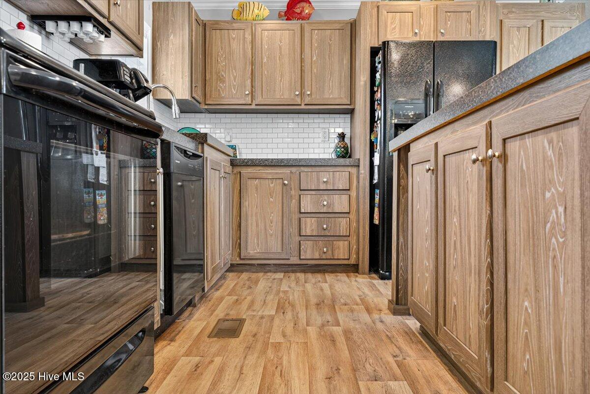 100517576 | Photo 14