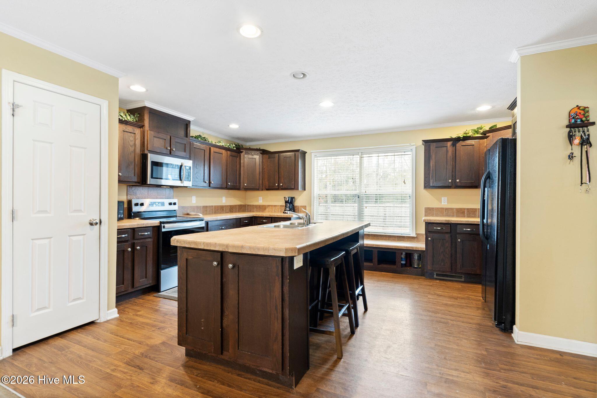 100558385 | Photo 18