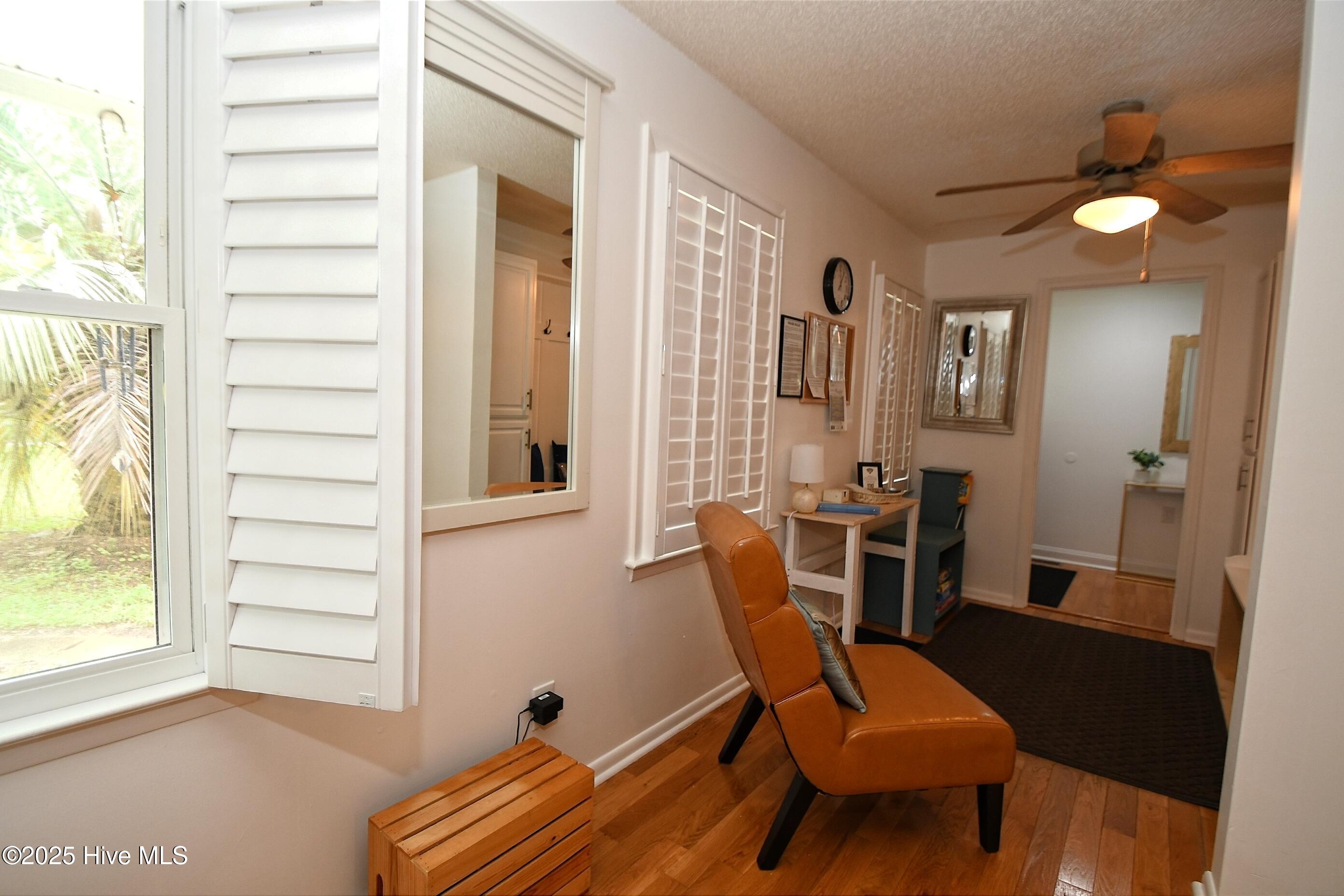 100523819 | Photo 18