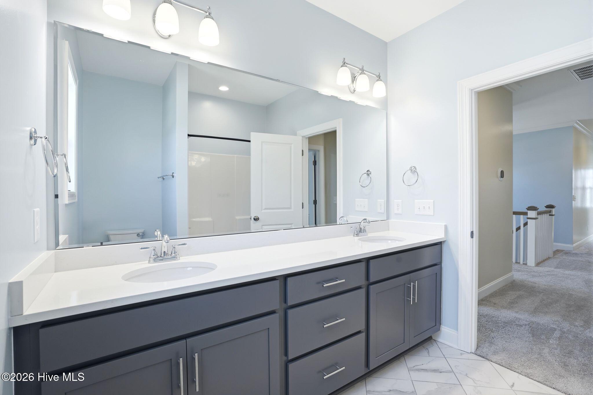 100562109 | Photo 64