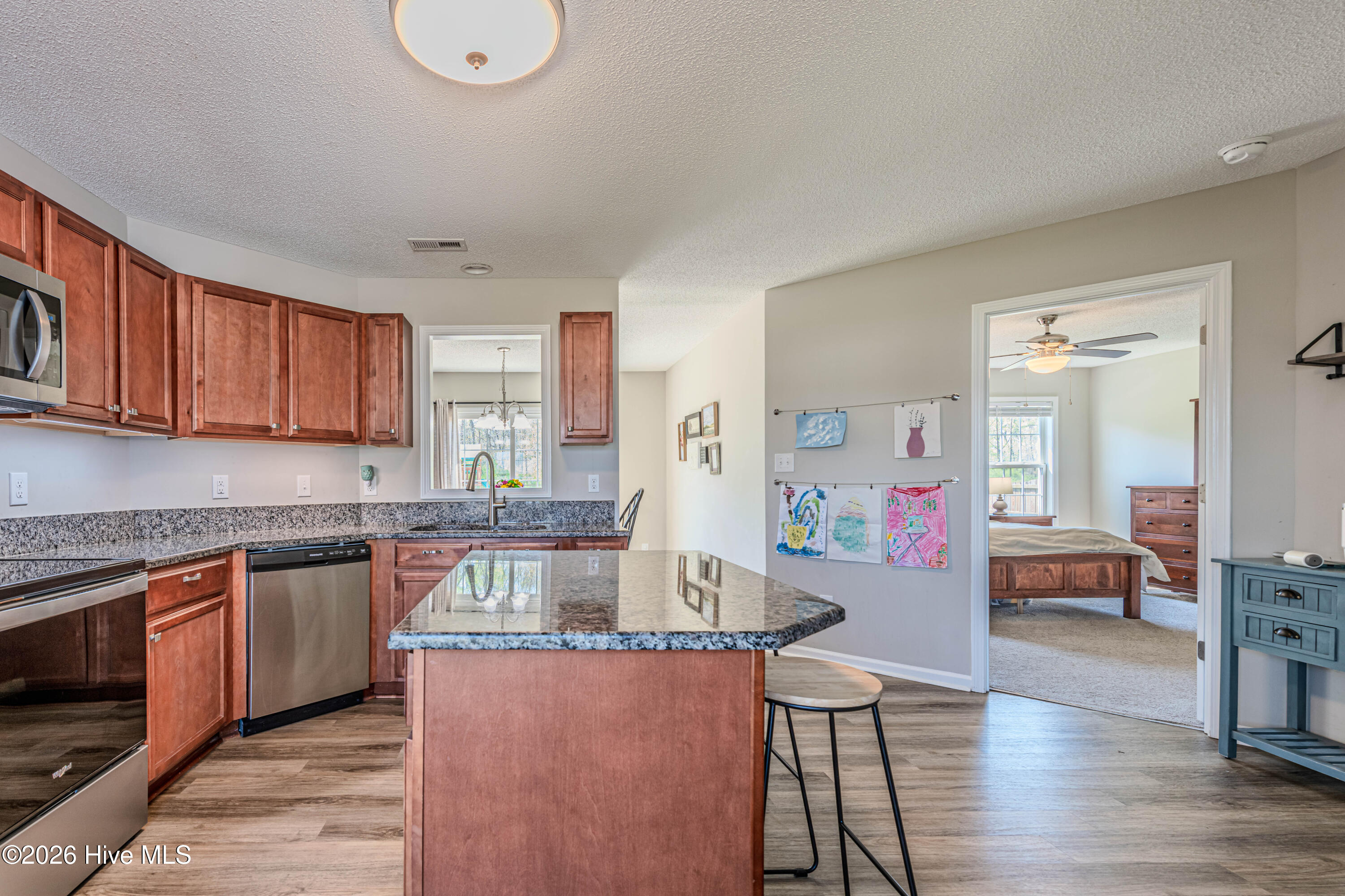 100565701 | Photo 16