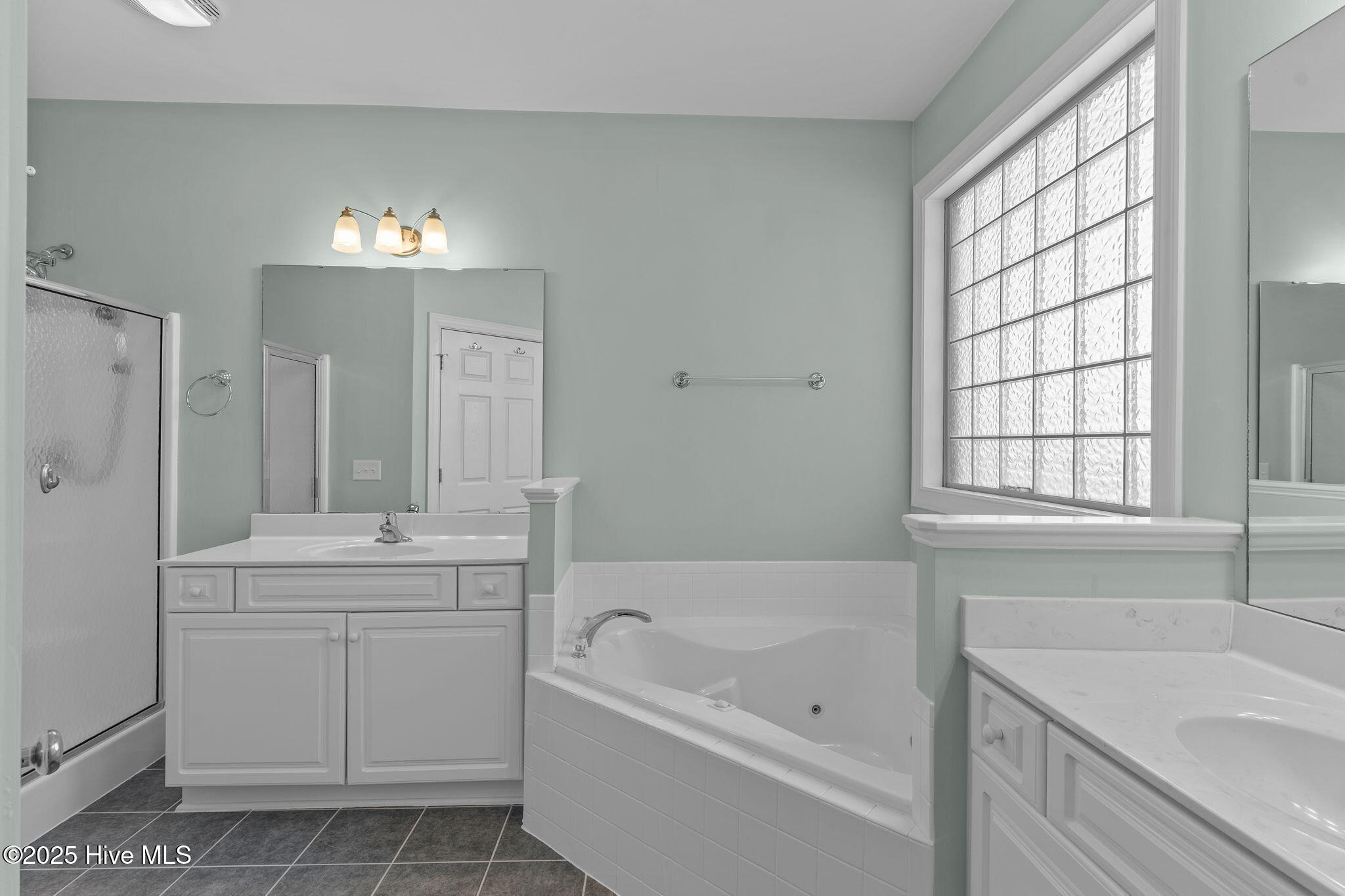 100541169 | Photo 19