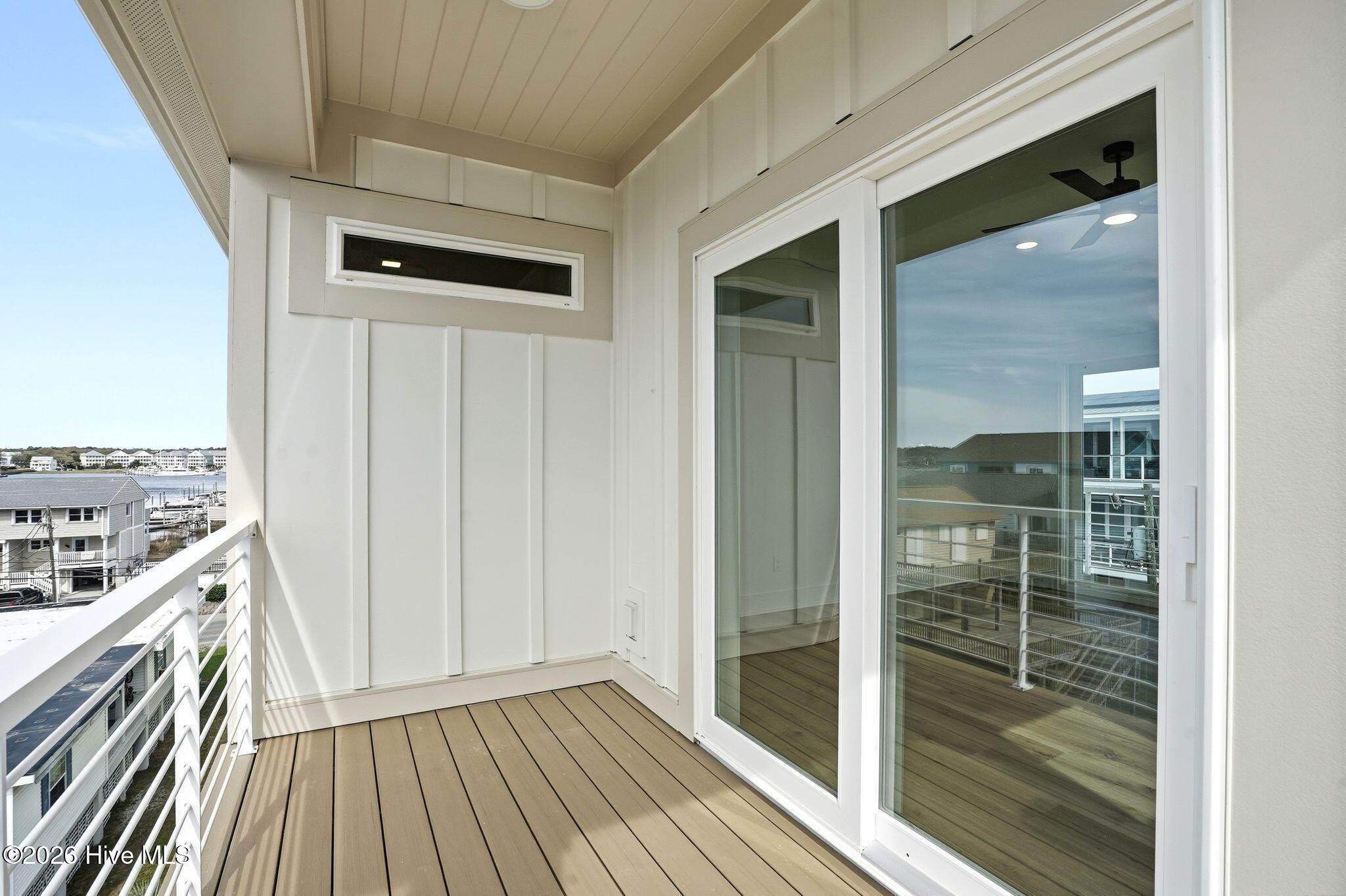 100561284 | Photo 87