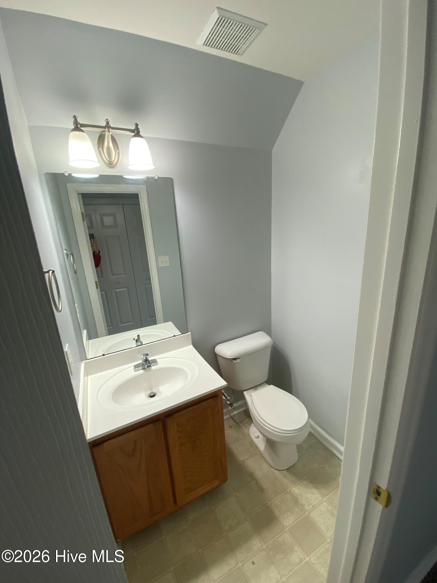 100566340 | Photo 10