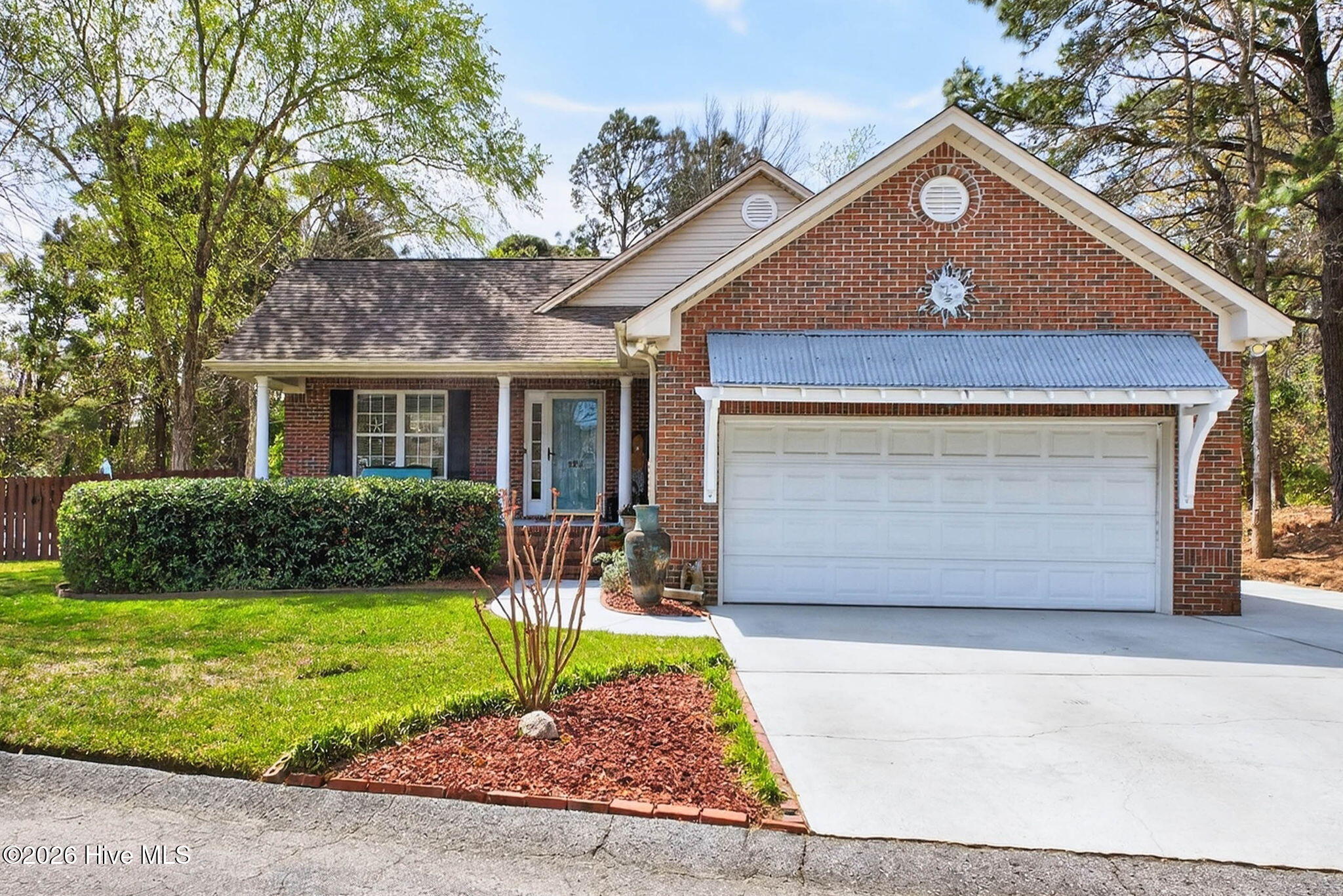 100562589 | Photo 16