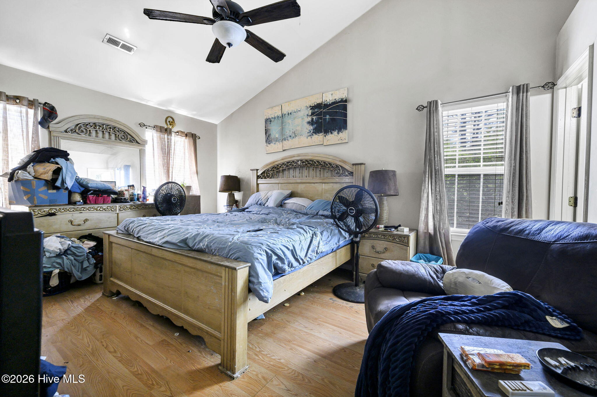 100570631 | Photo 12