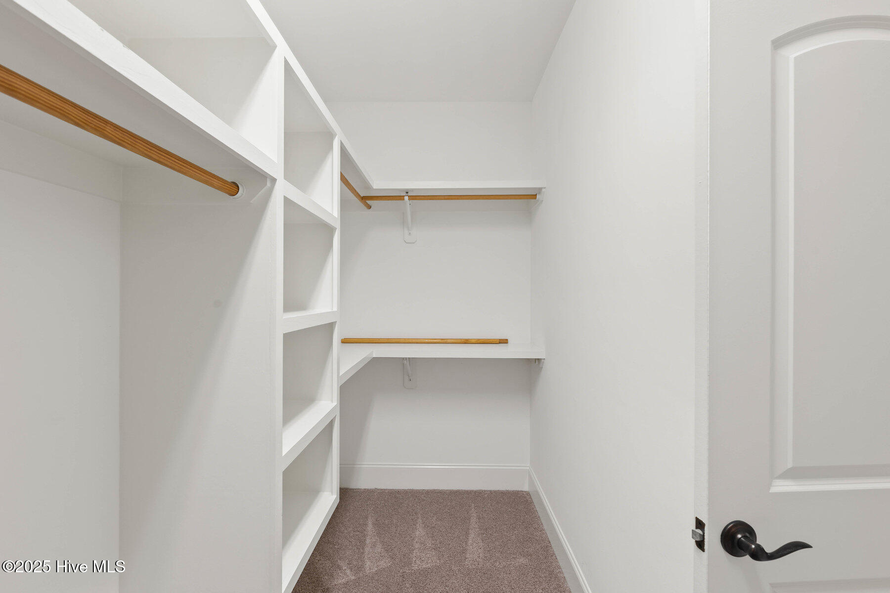 100515145 | Photo 24