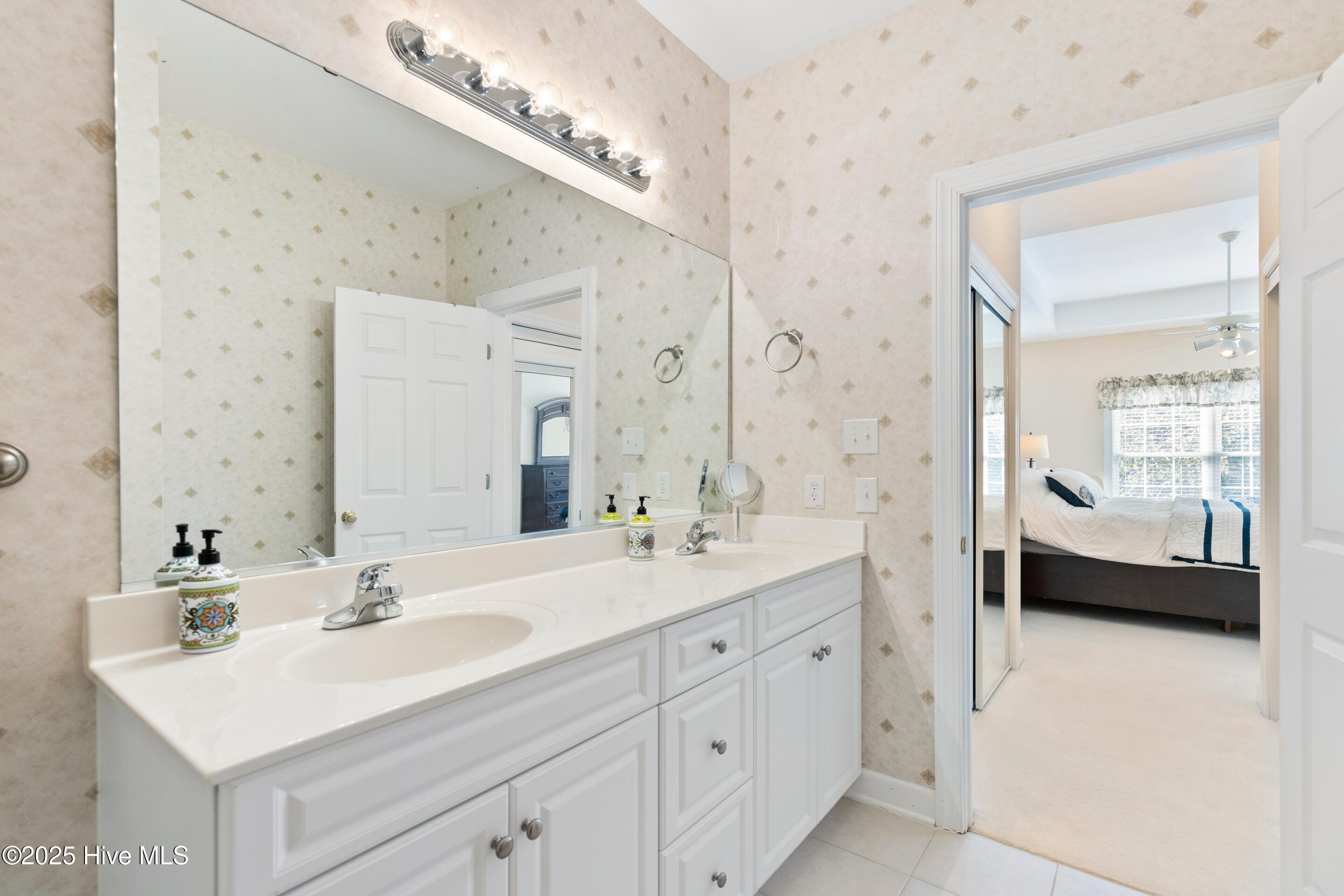 100538258 | Photo 30