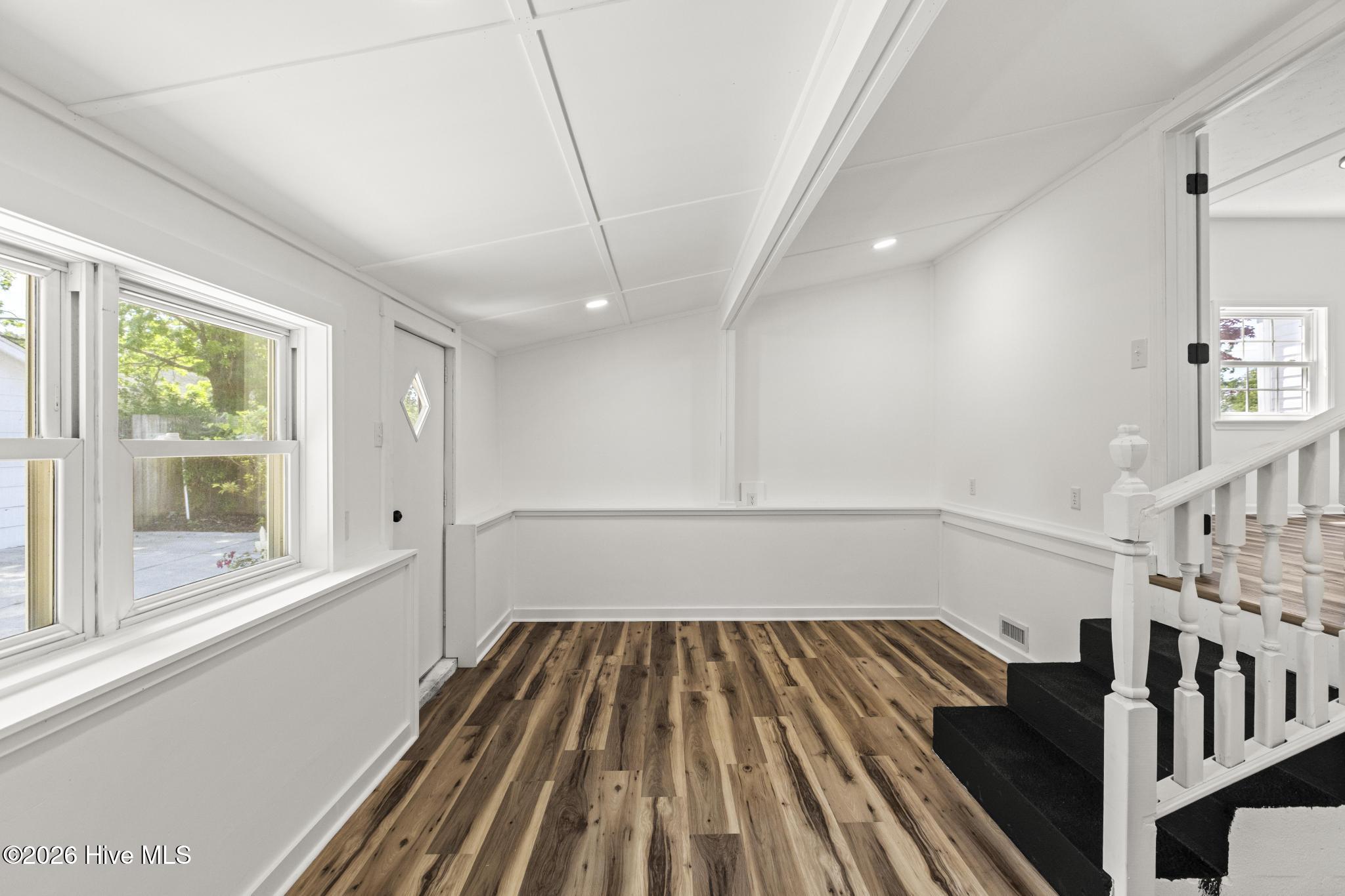 100569487 | Photo 19