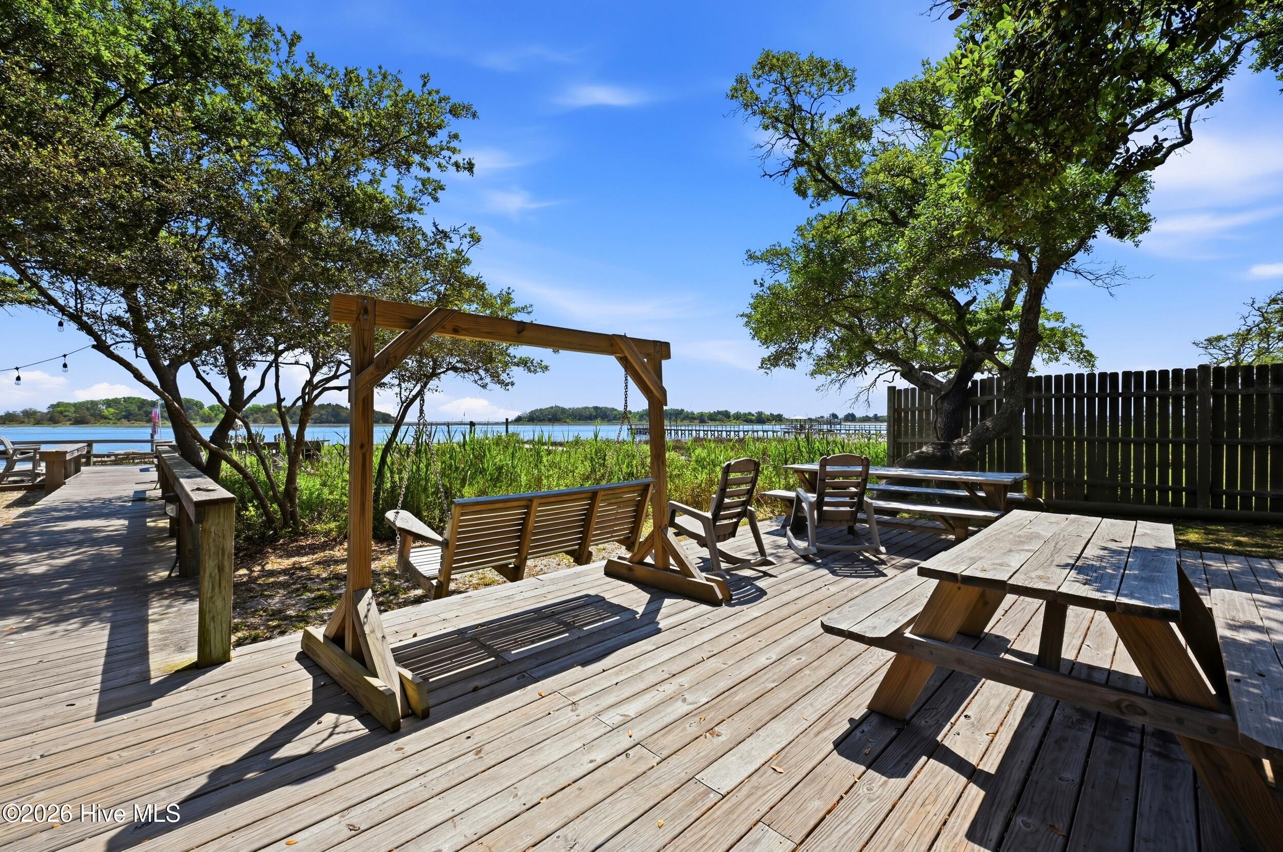 100570431 | Photo 56