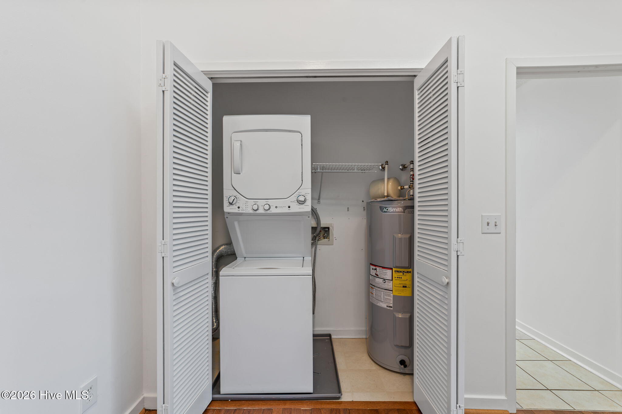 100553708 | Photo 14