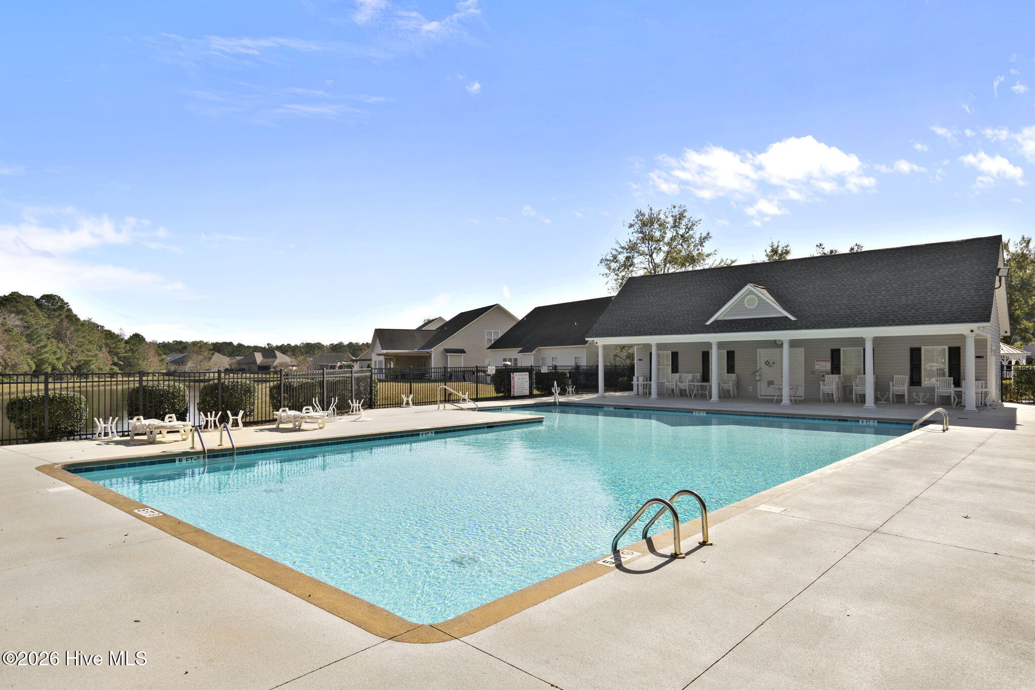 100548714 | Photo 42