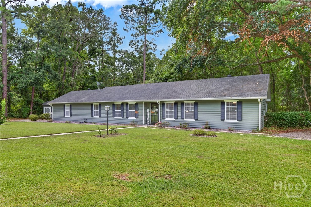 3rd image of 901 Queens Ct, Hinesville, GA 31313 | MLS# SA361596