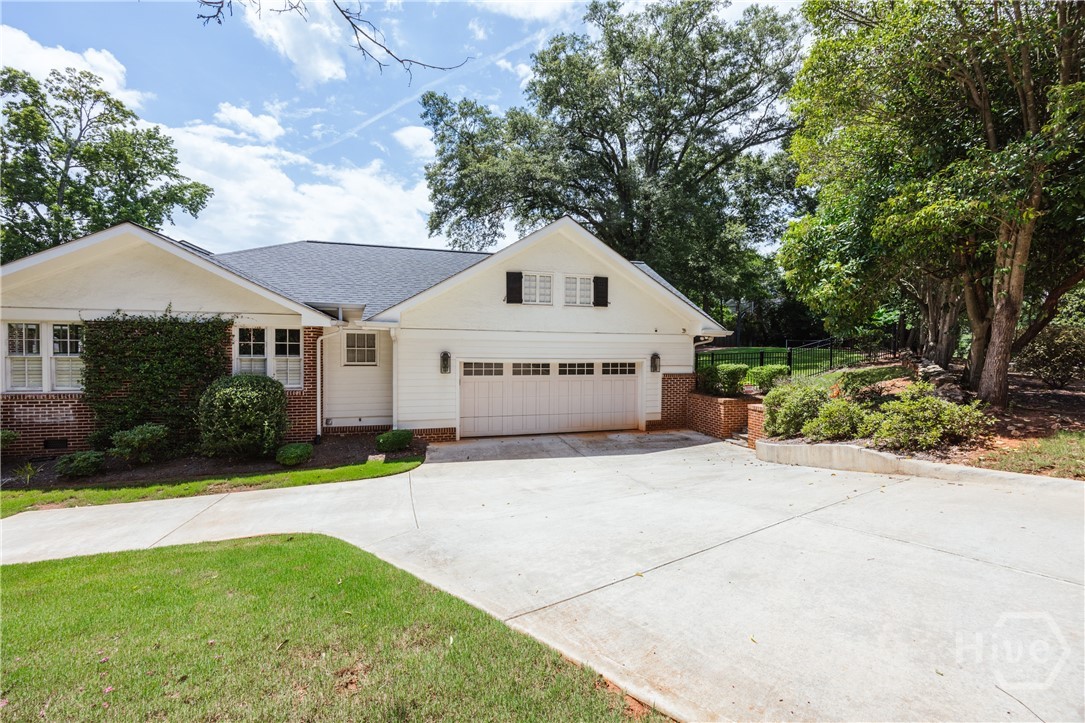 410 Milledge Circle