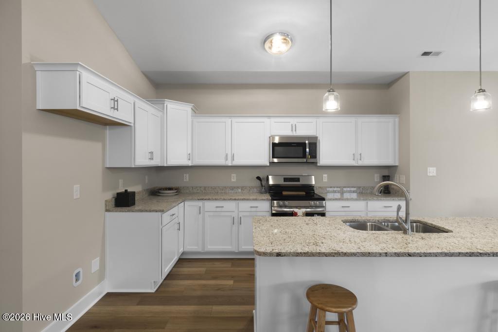 100552933 | Photo 13