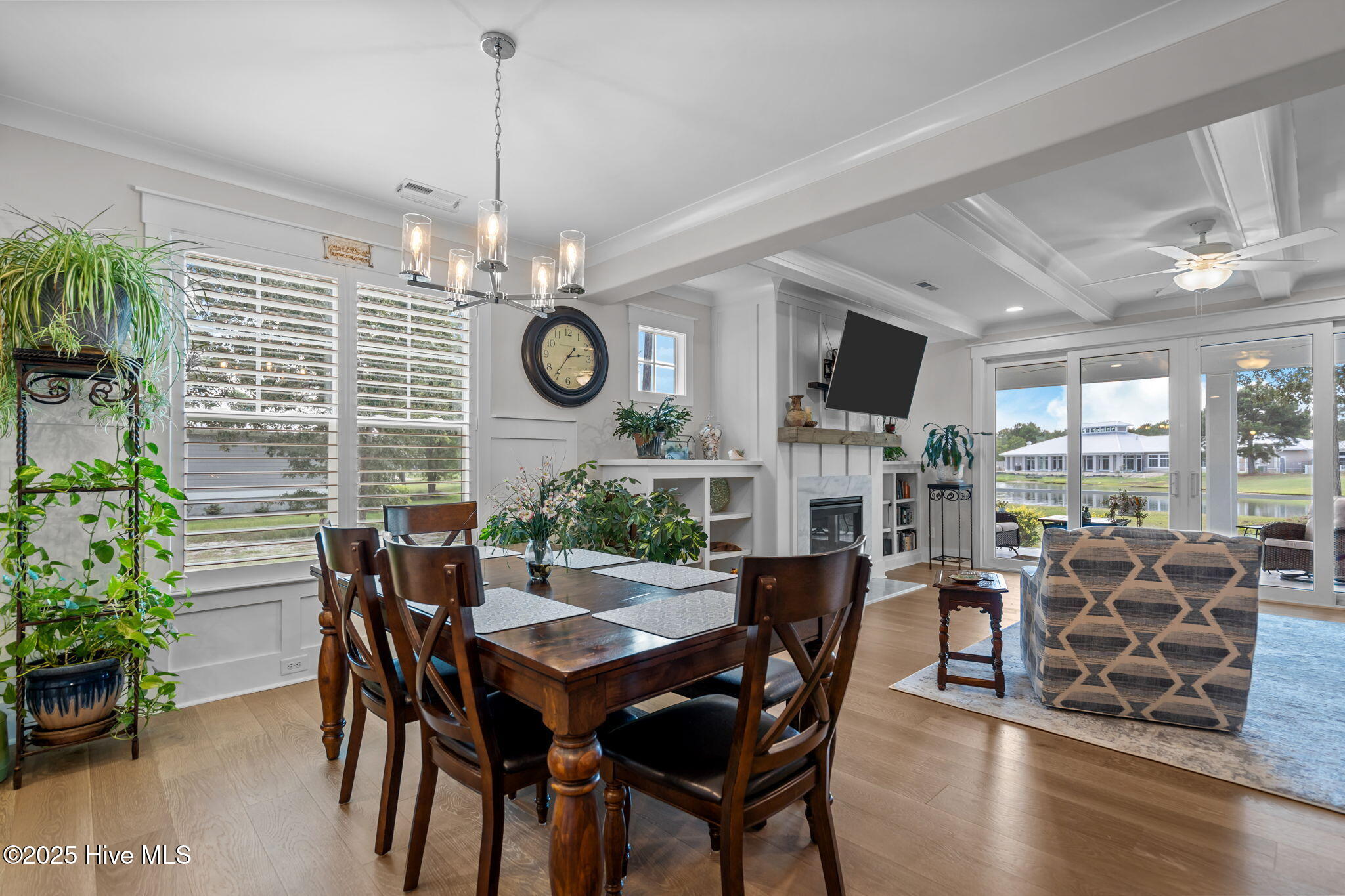 100526969 | Photo 24