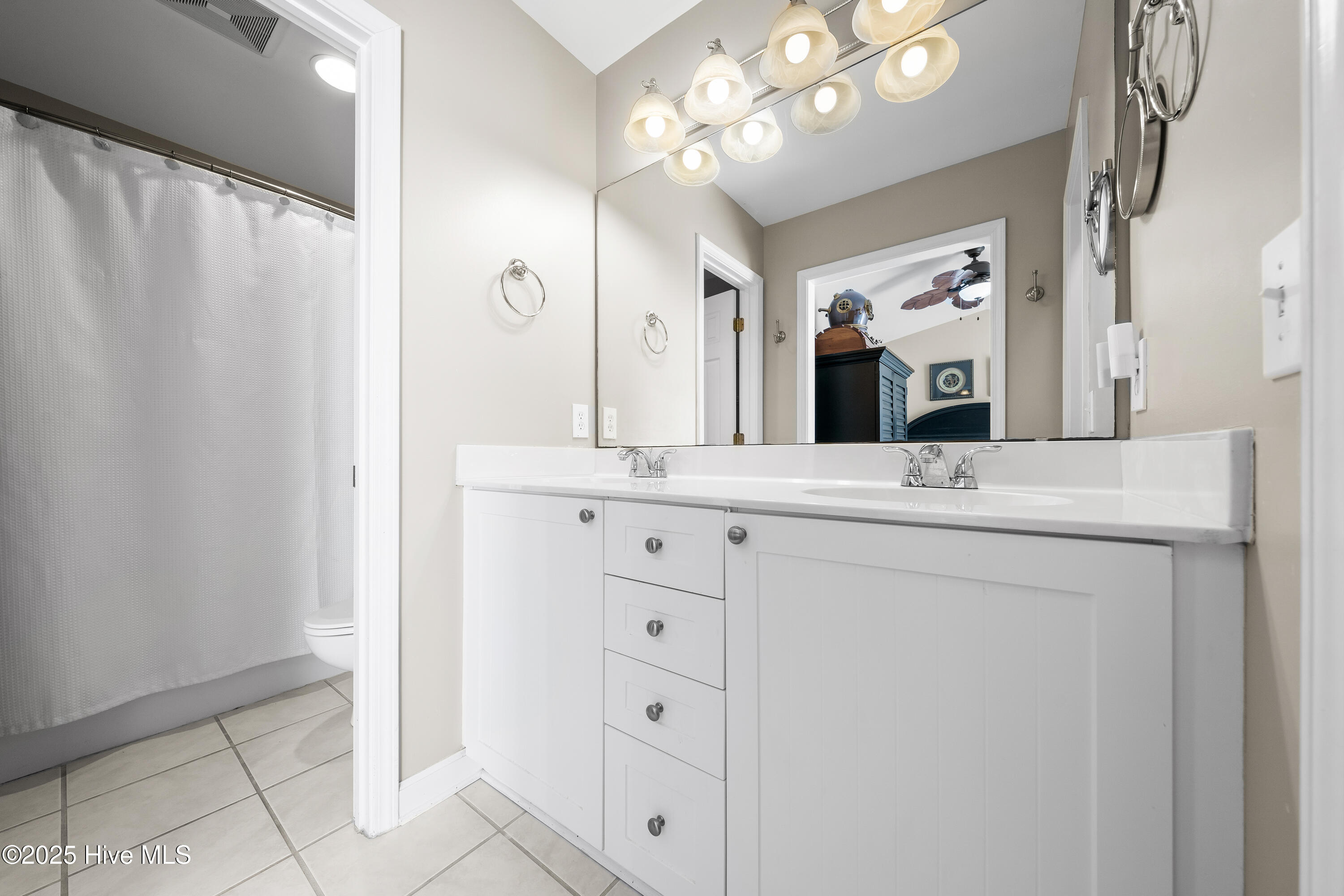 100532261 | Photo 48