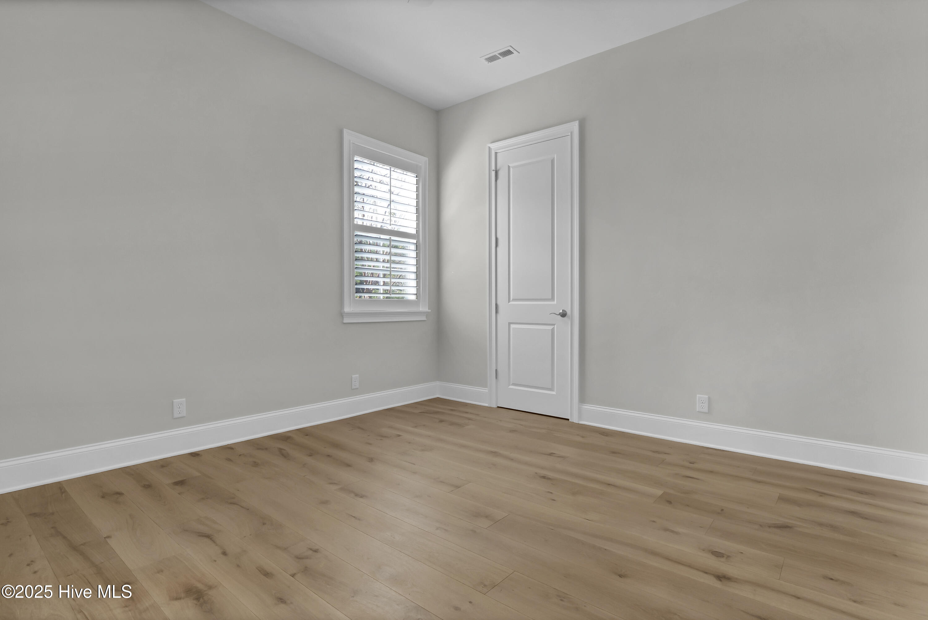 100538861 | Photo 39